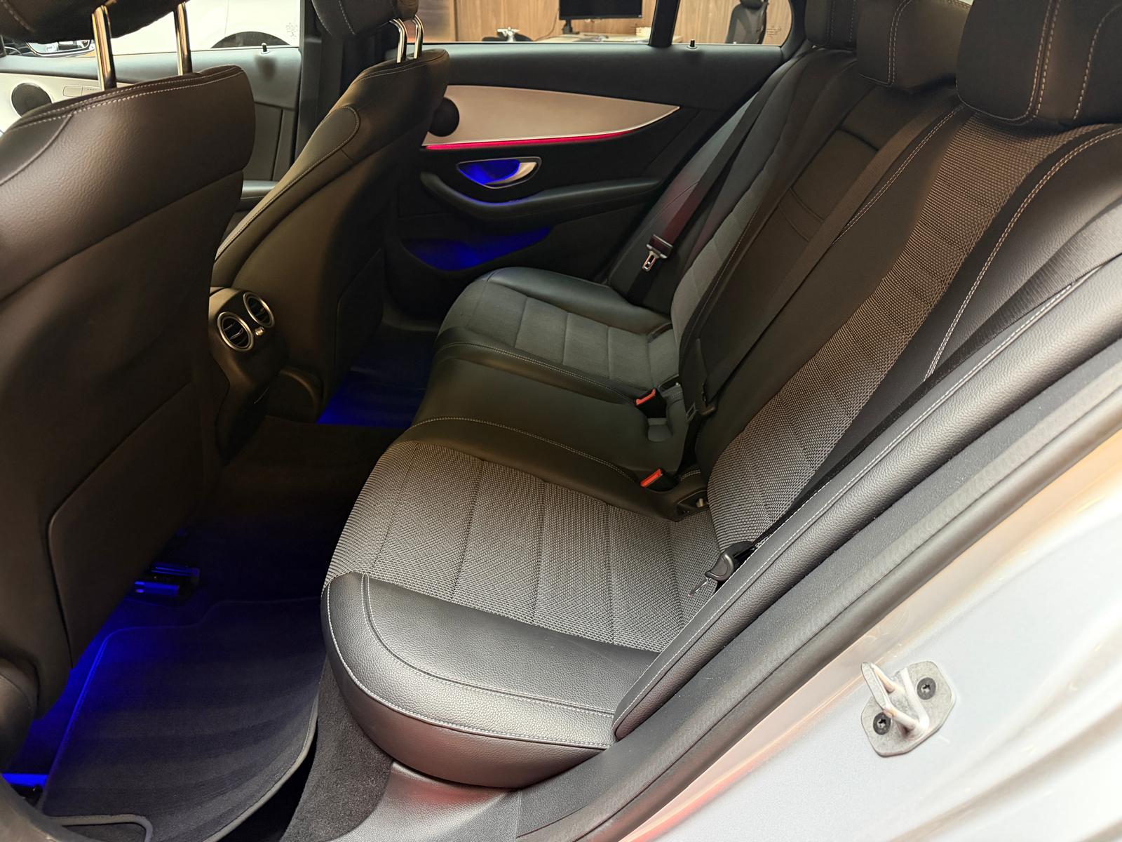 MERCEDES-BENZ E 200 d AMG Line-image-17