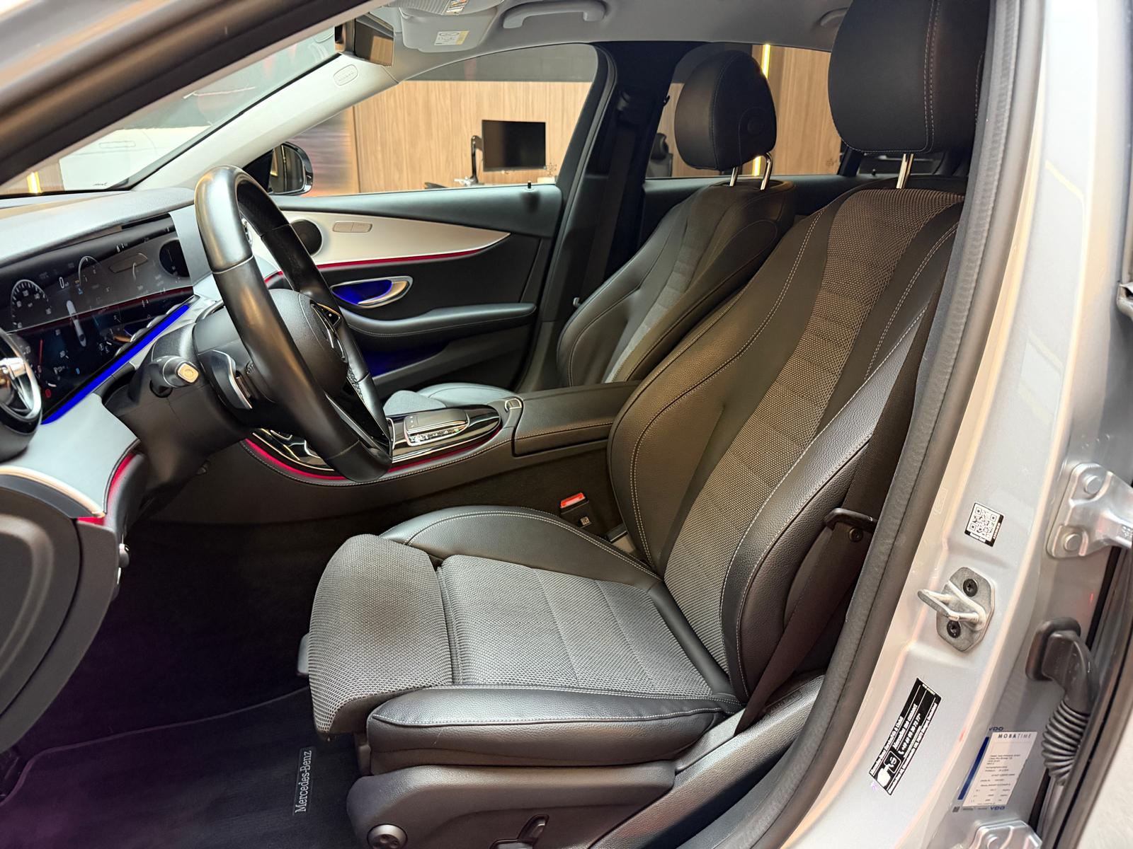 MERCEDES-BENZ E 200 d AMG Line-image-14