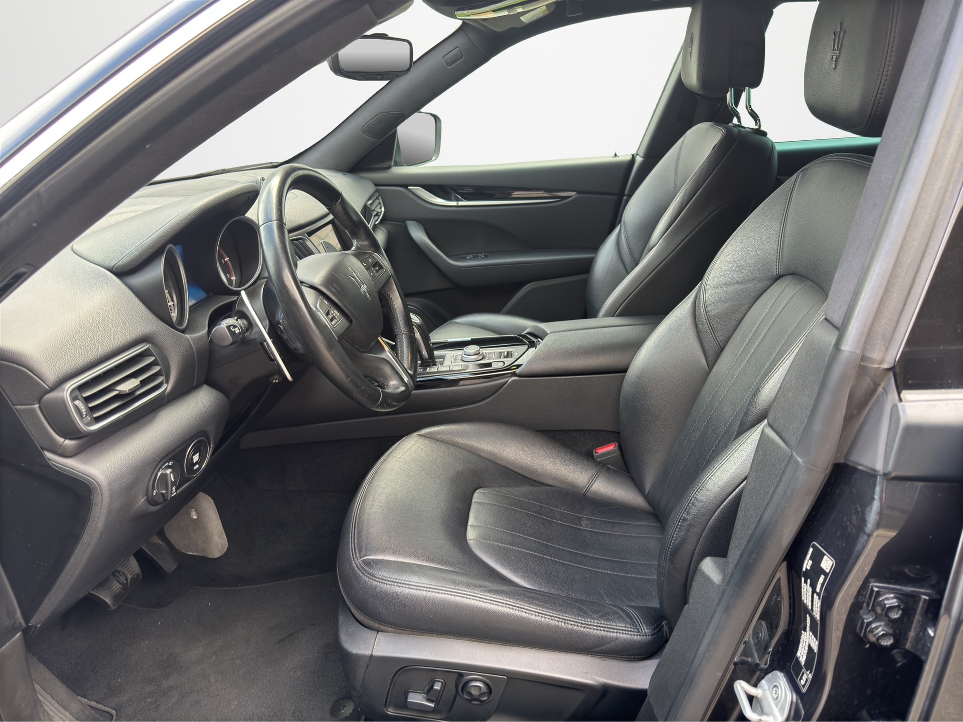 MASERATI Levante 3.0 V6 D-image-10