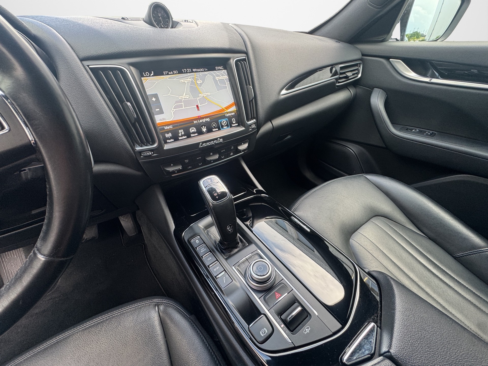 MASERATI Levante 3.0 V6 D-image-18