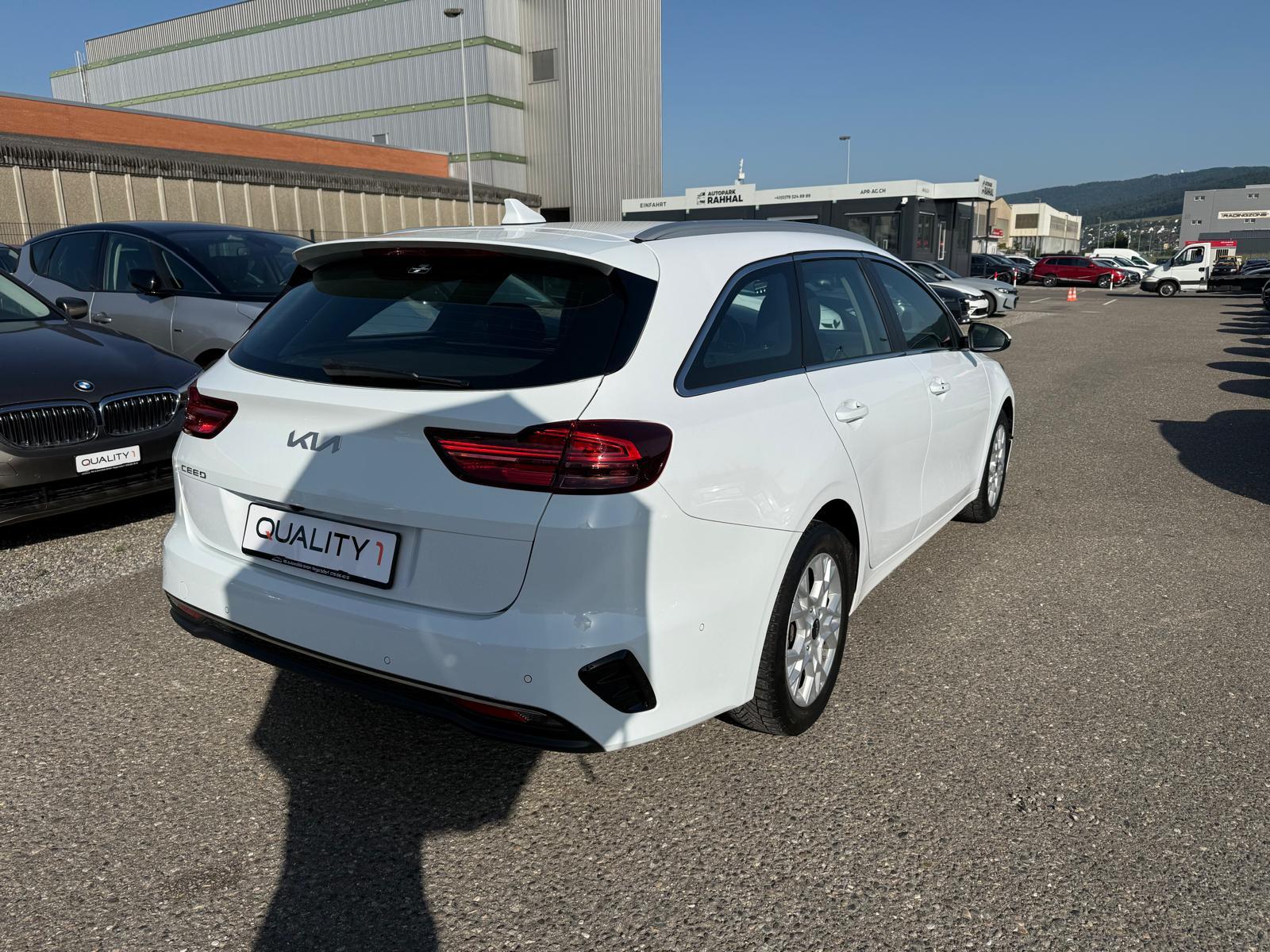 KIA Ceed SW 1.5 T-GDi MHEV Power-image-3