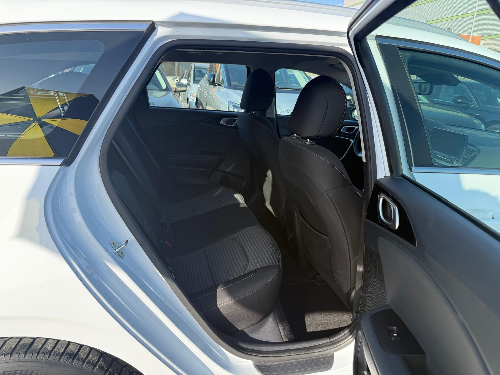KIA Ceed SW 1.5 T-GDi MHEV Power-image-10