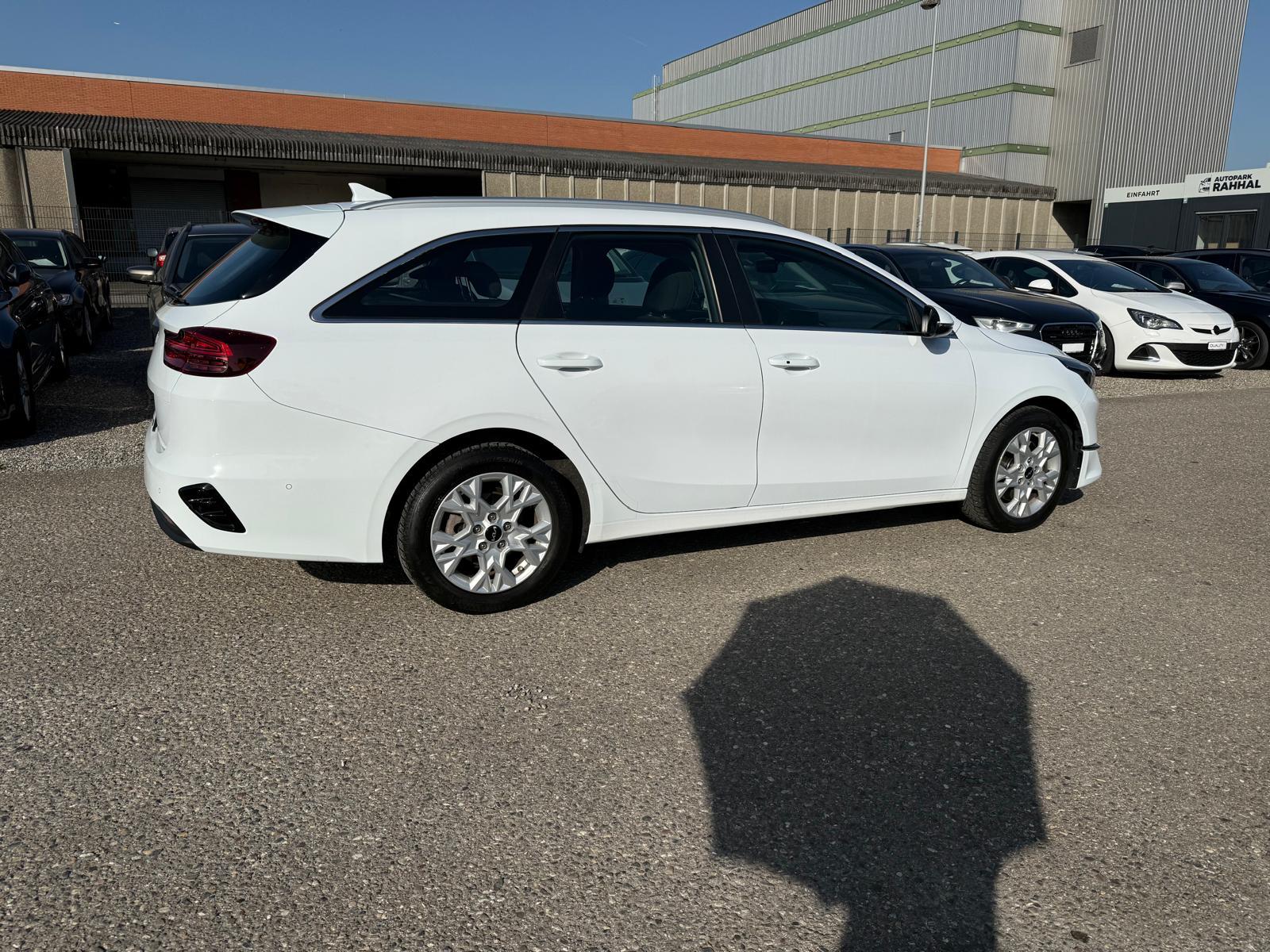 KIA Ceed SW 1.5 T-GDi MHEV Power-image-6