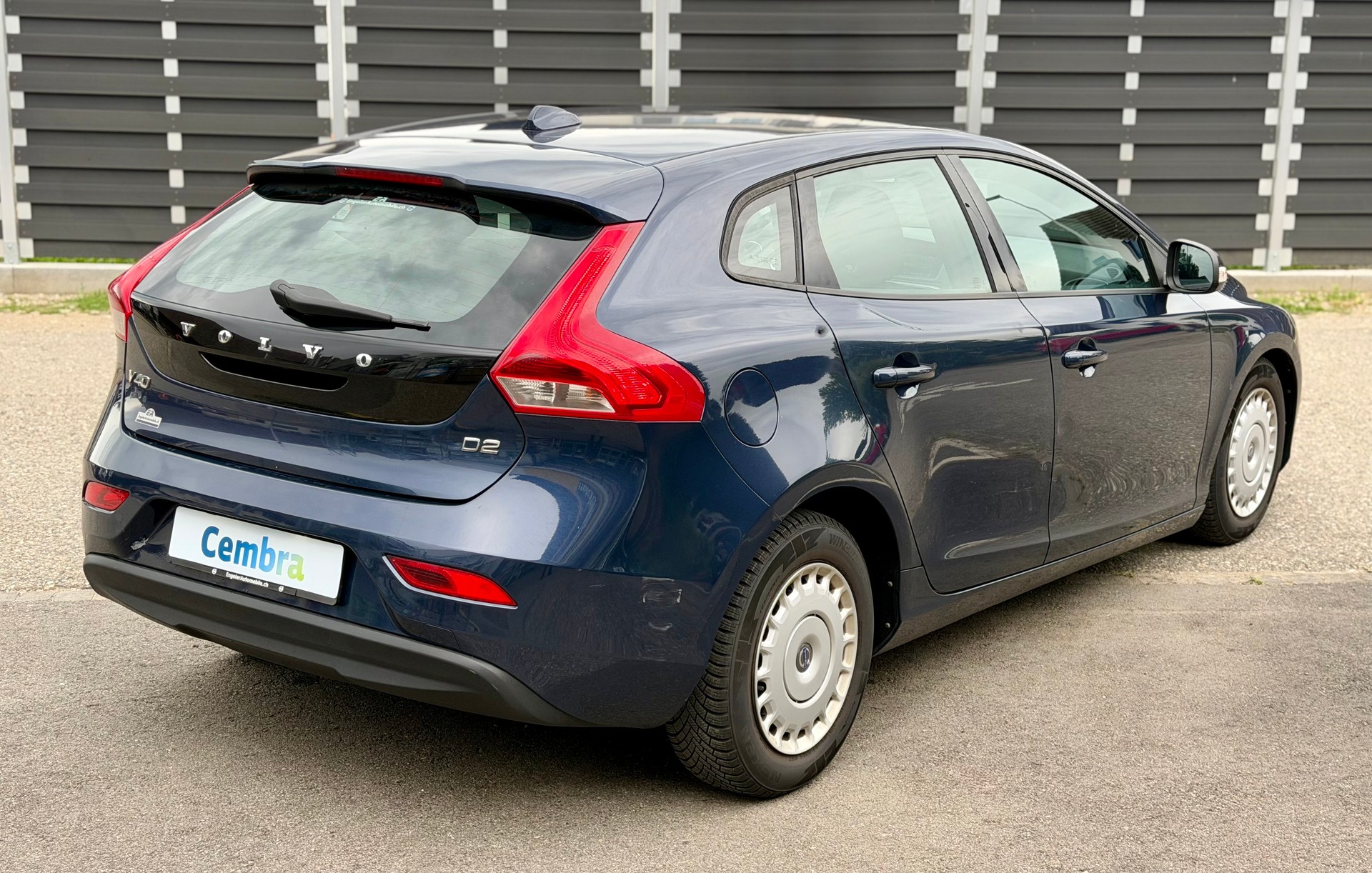VOLVO V40 D2-image-5