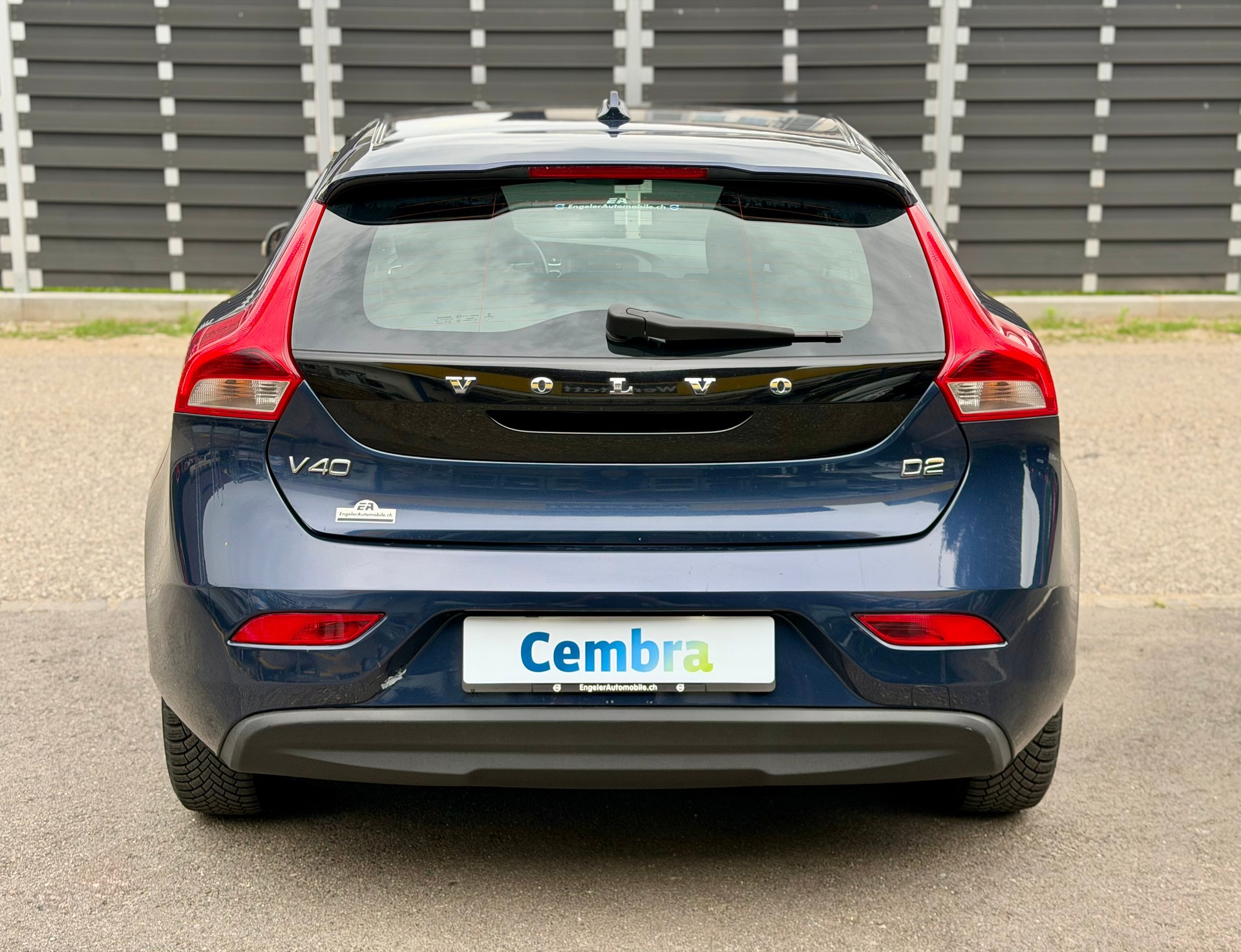 VOLVO V40 D2-image-4