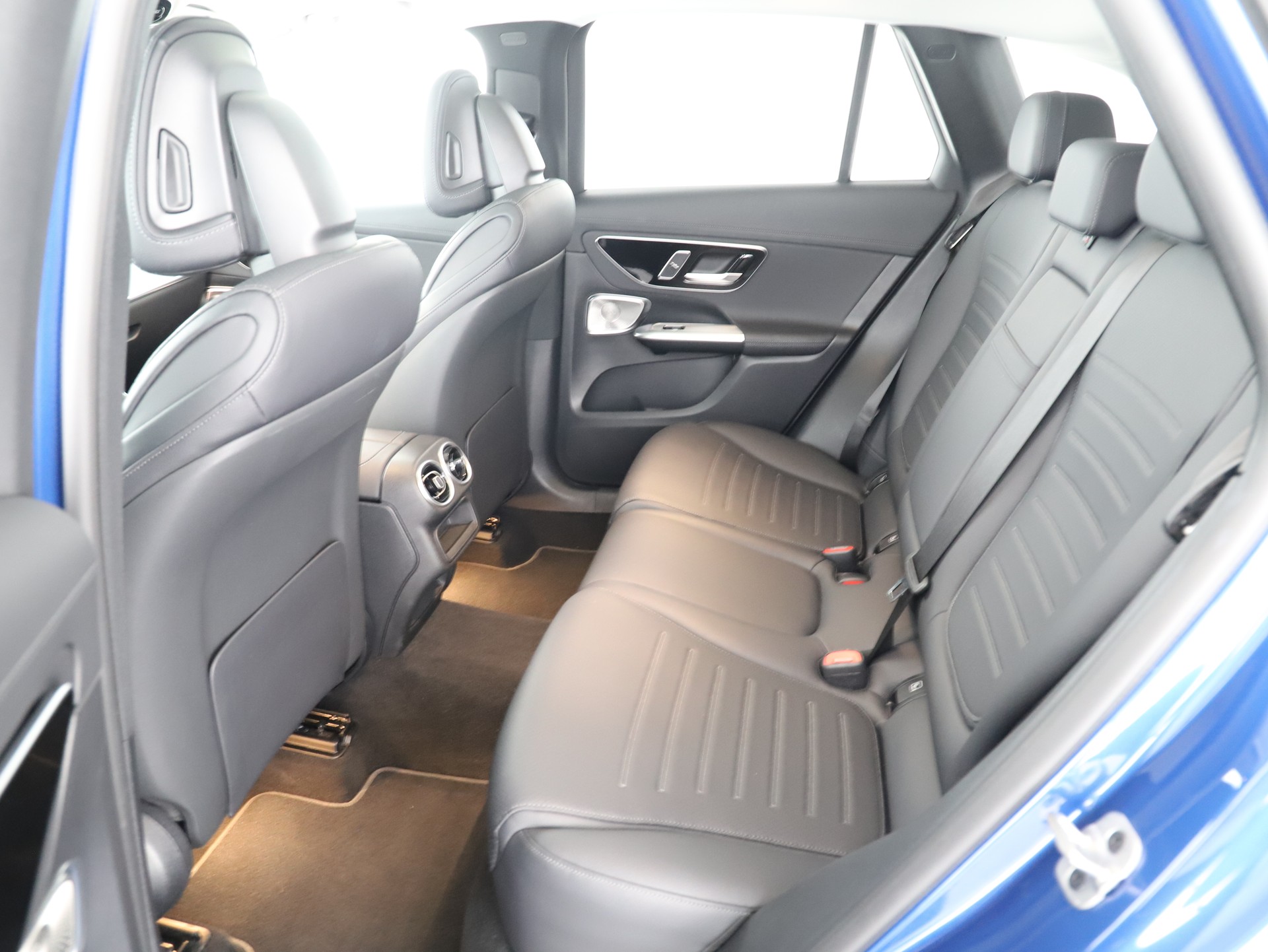 MERCEDES-BENZ GLC 300 e 4M 9G-Tronic-image-12