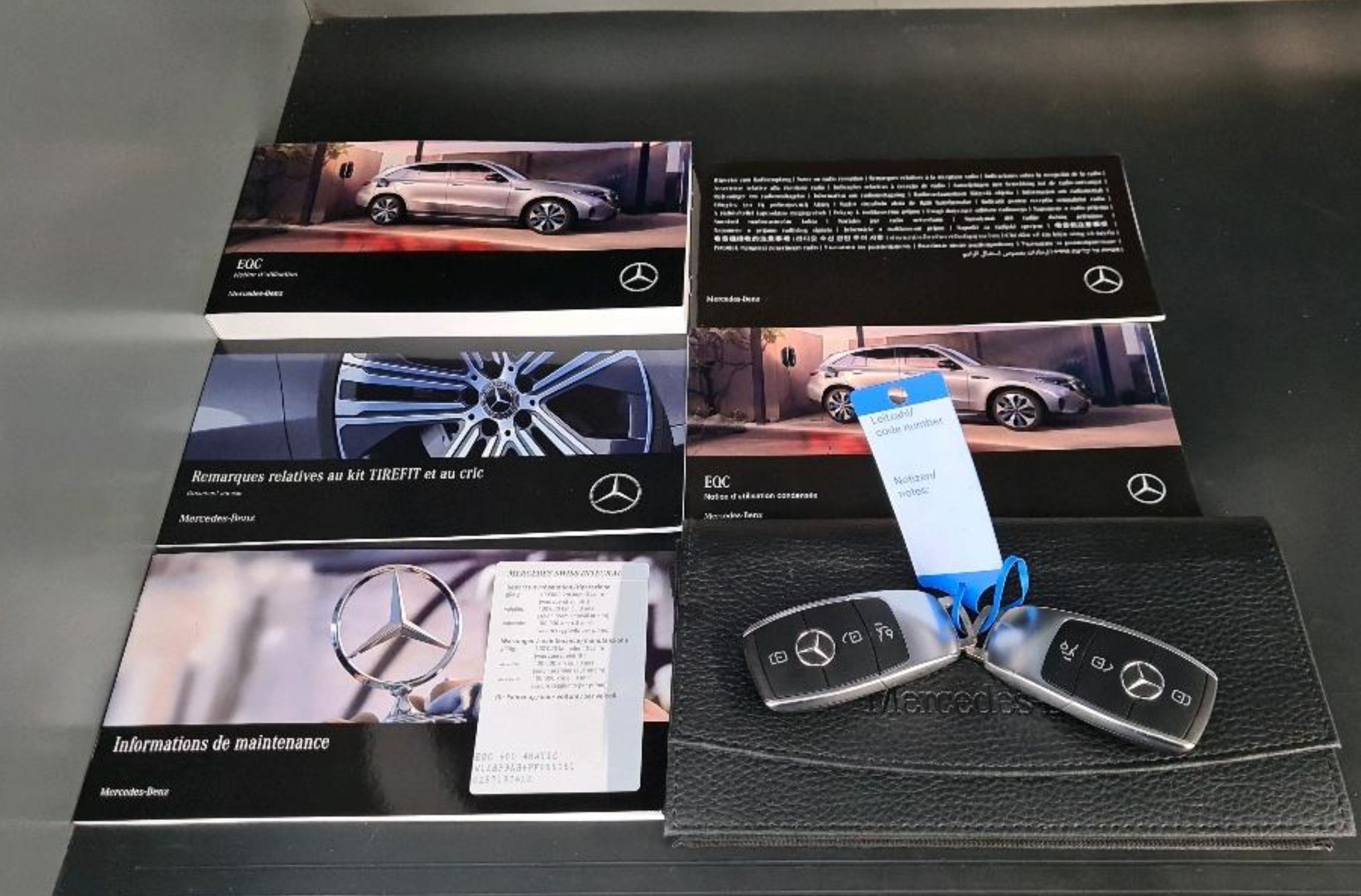 MERCEDES-BENZ EQC 400 4Matic EQ Star-image-6