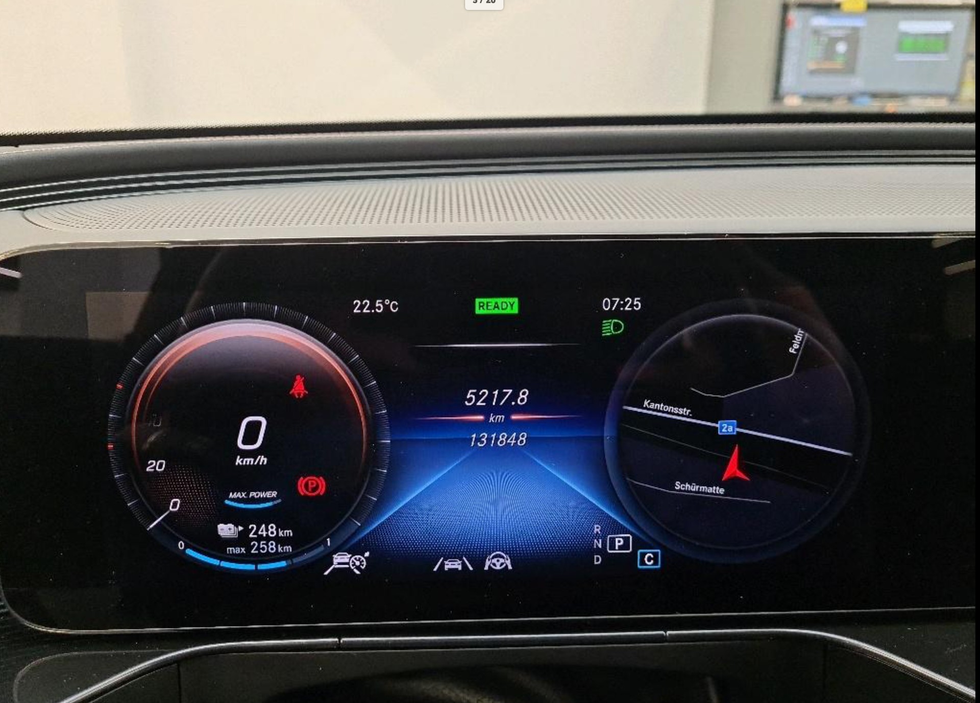 MERCEDES-BENZ EQC 400 4Matic EQ Star-image-5