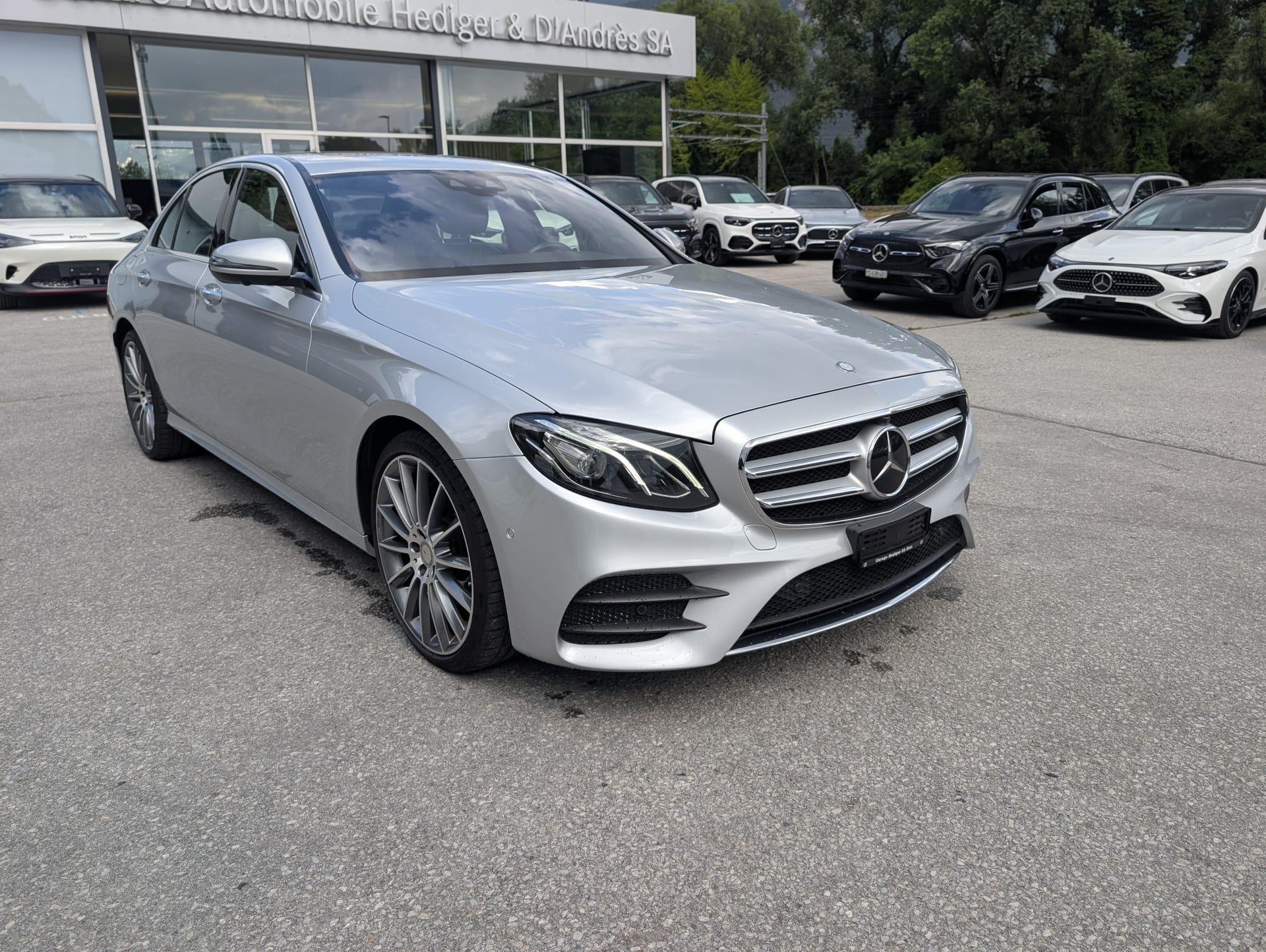 MERCEDES-BENZ E 220 d AMG Line 4matic-image-6