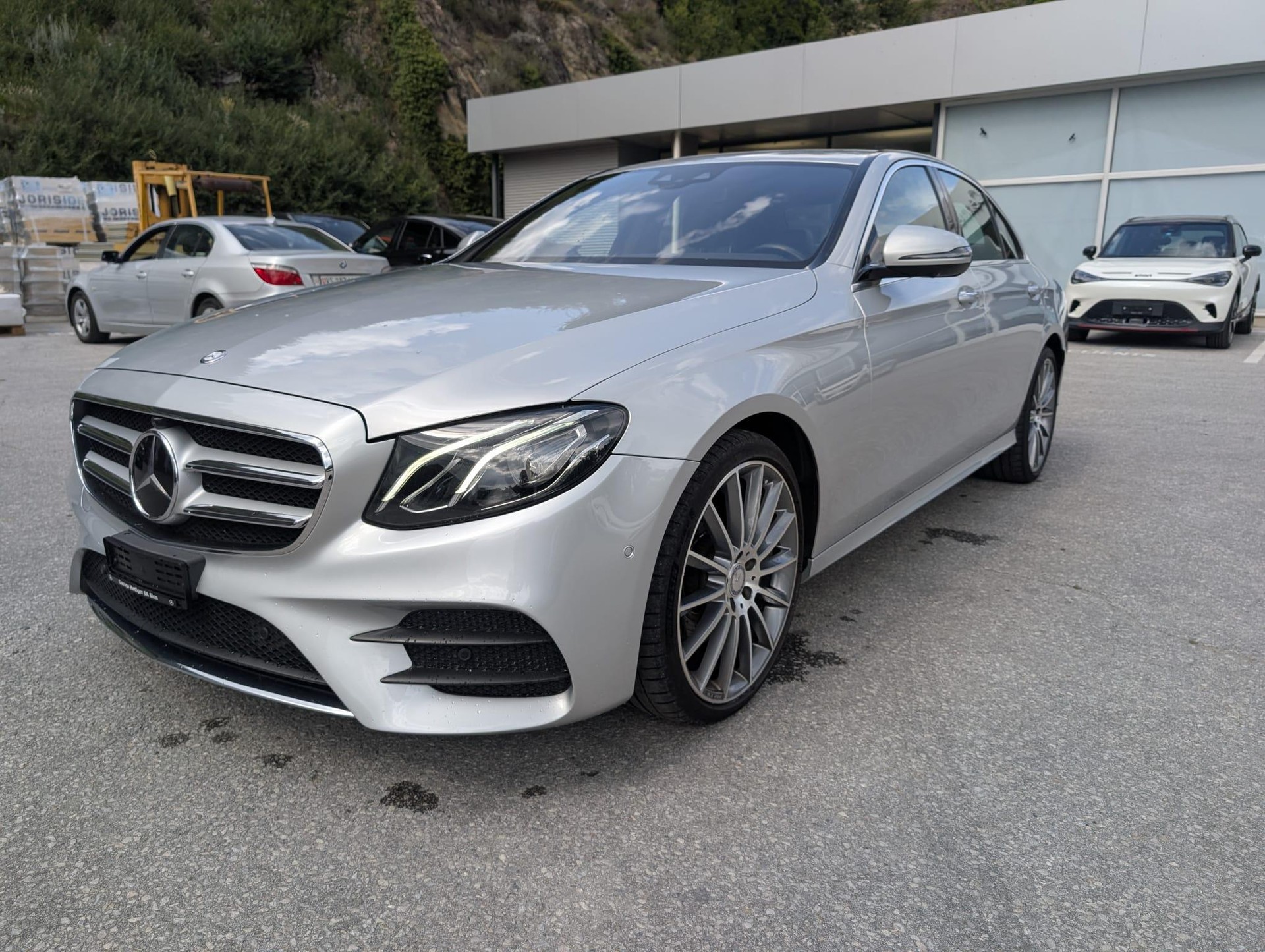 MERCEDES-BENZ E 220 d AMG Line 4matic-image-0