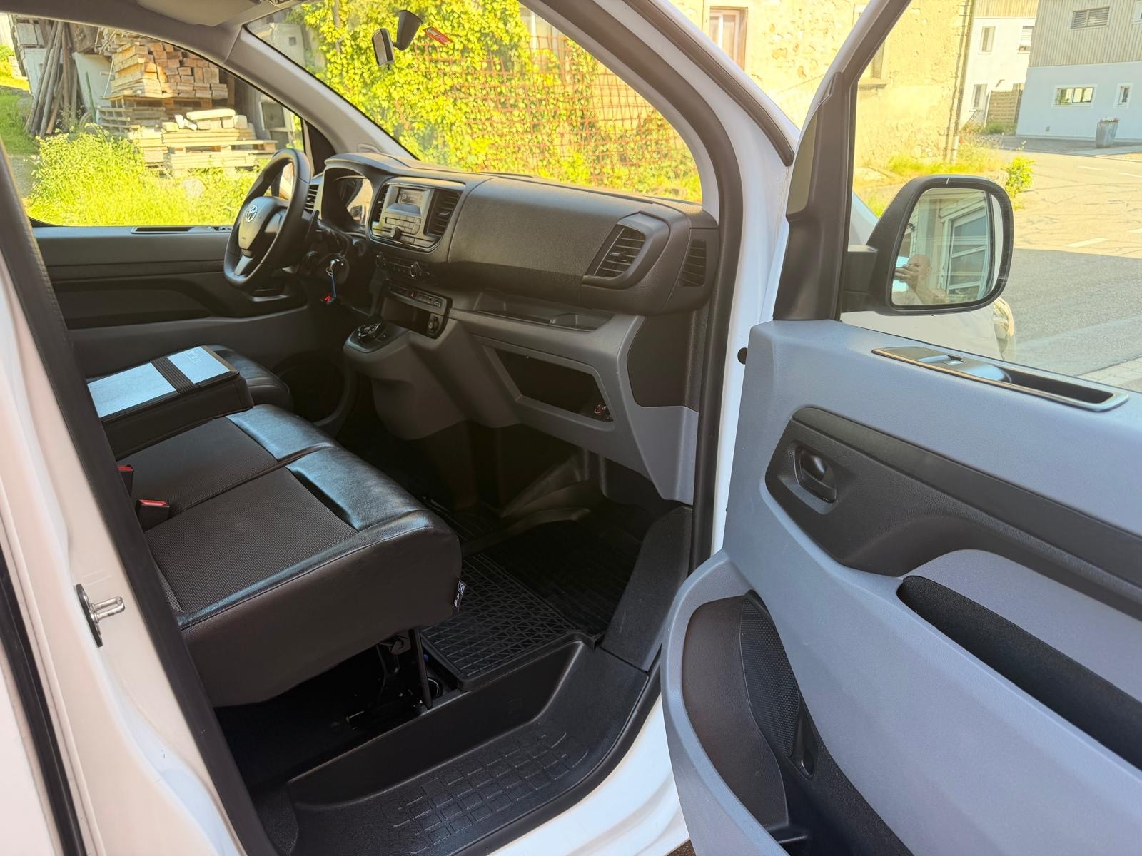 TOYOTA Proace 2.0D Panel Van L2 Terra A-image-12