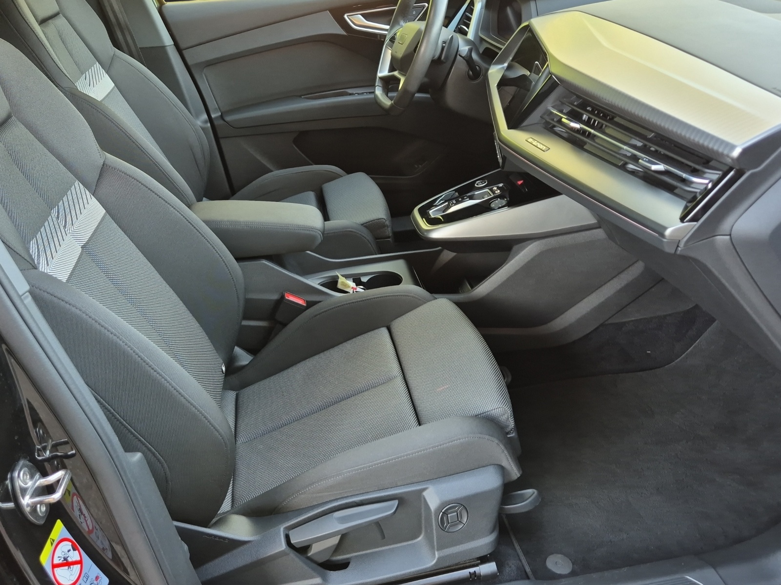 AUDI Q4 Sportback e-tron 35-image-17
