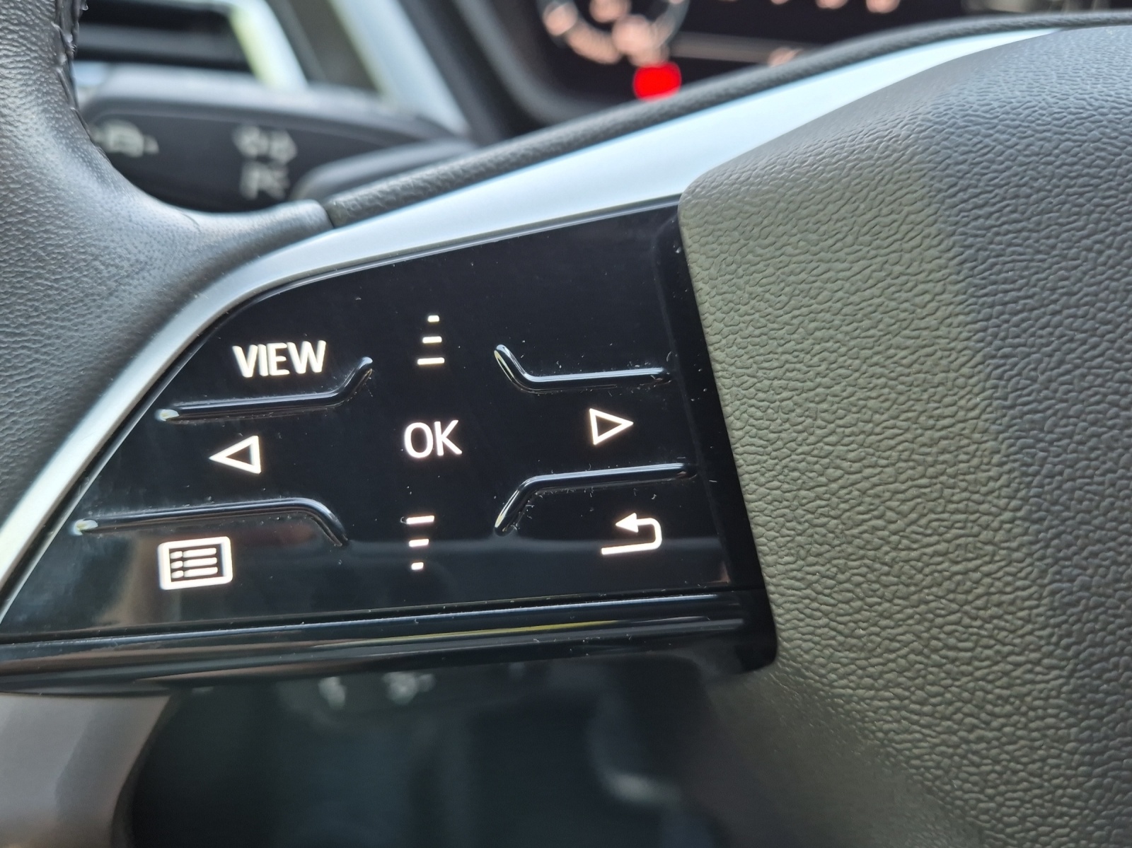 AUDI Q4 Sportback e-tron 35-image-8