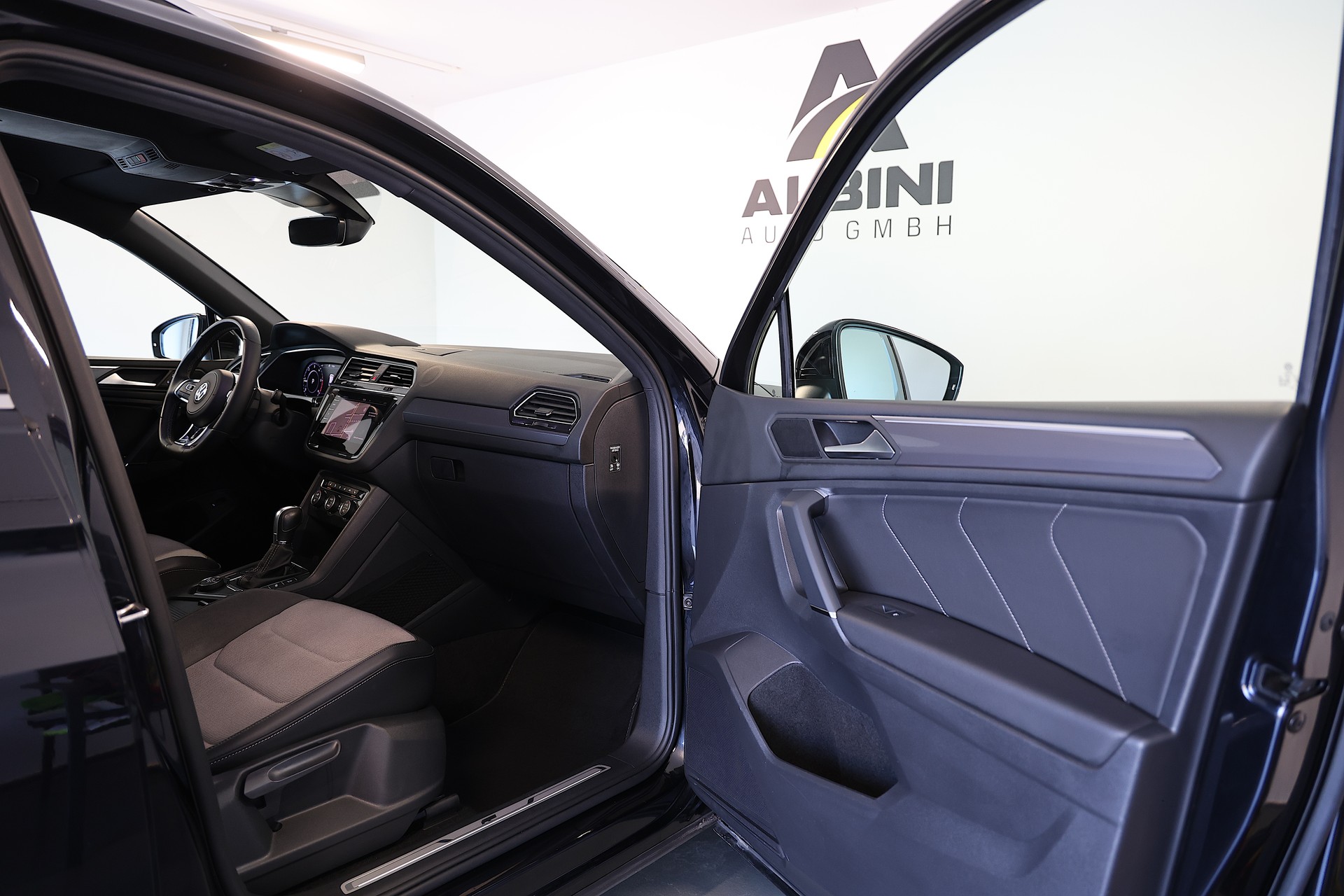 VW Tiguan Allspace 2.0 TDI SCR R-Line 4Motion DSG-image-10