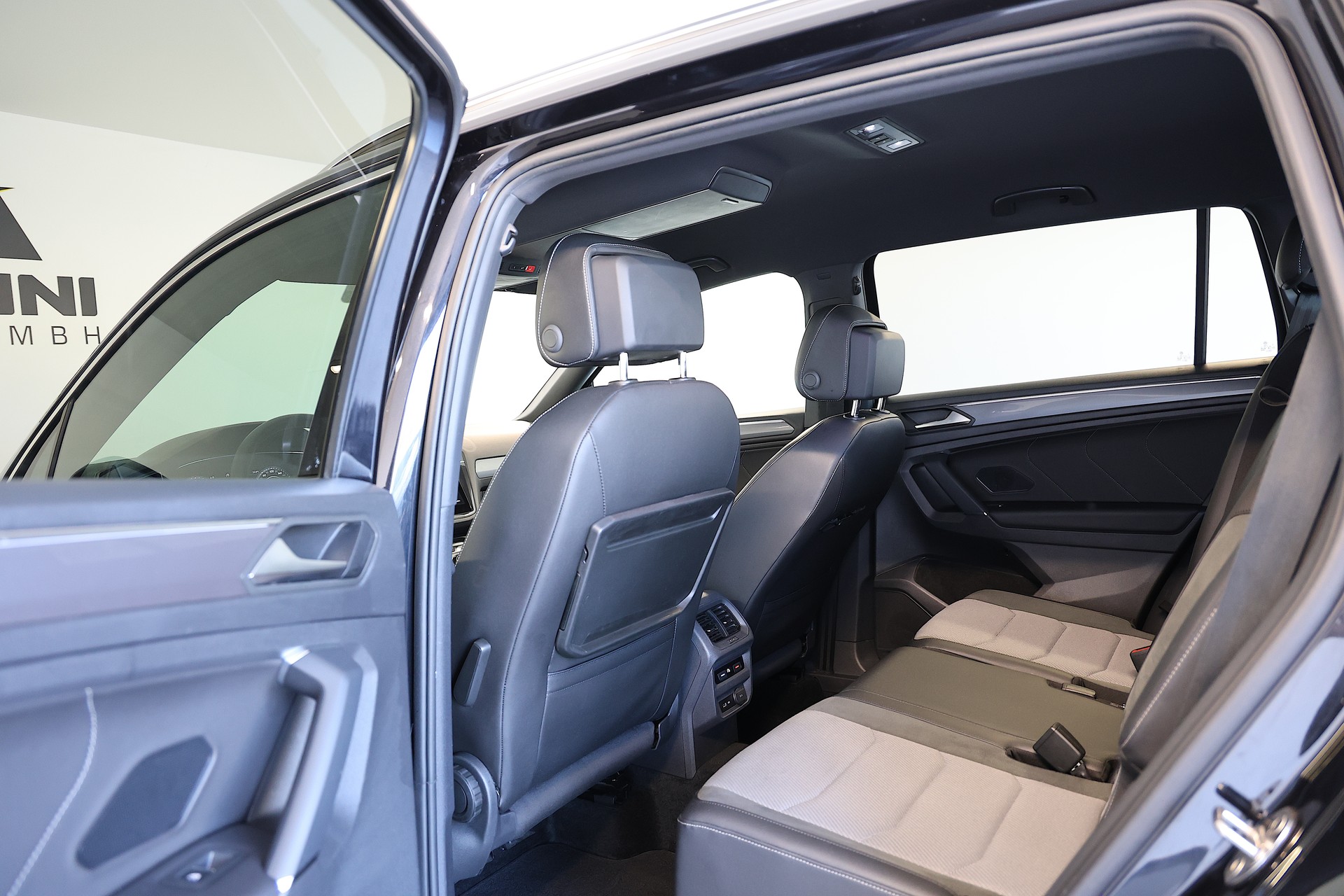 VW Tiguan Allspace 2.0 TDI SCR R-Line 4Motion DSG-image-15