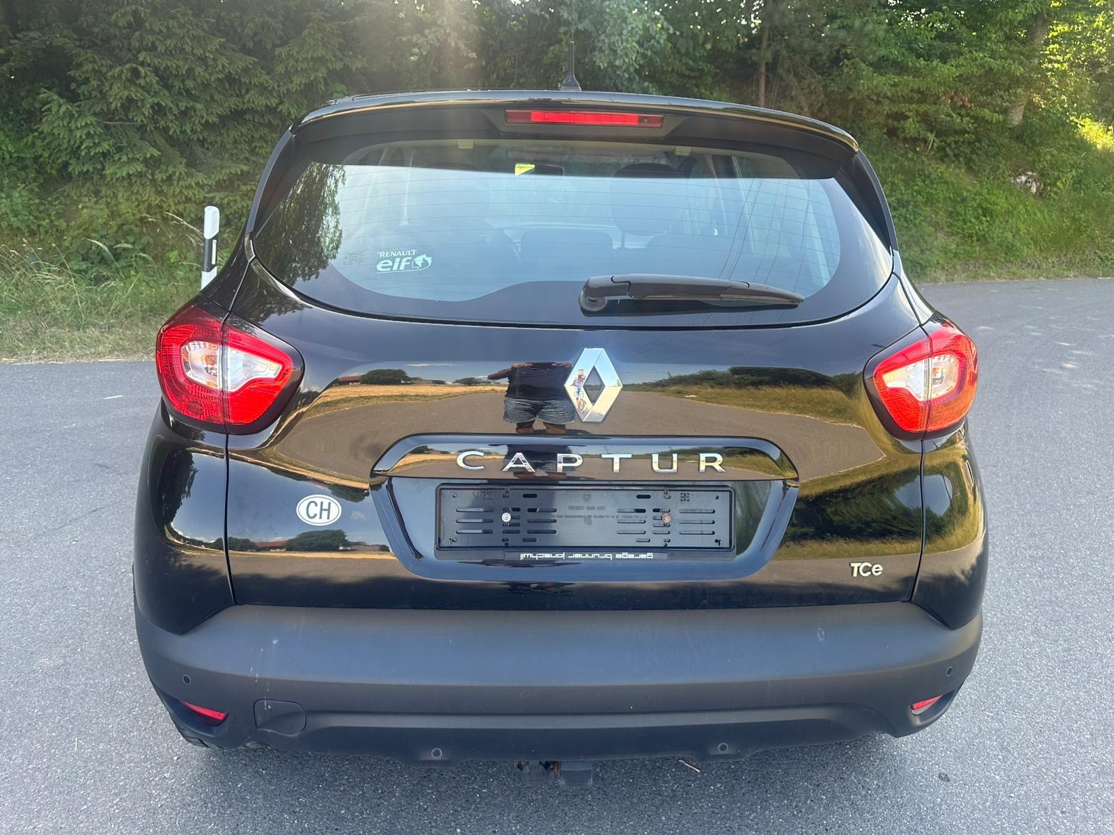 RENAULT Captur 1.2 T Helly Hansen EDC-image-3