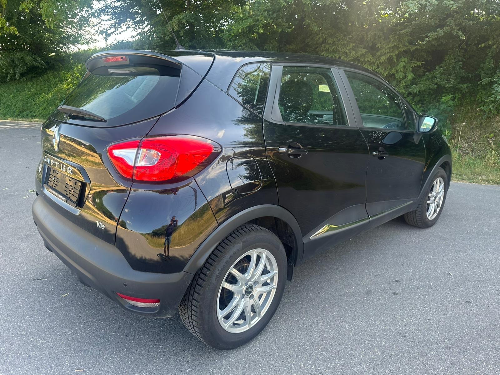 RENAULT Captur 1.2 T Helly Hansen EDC-image-5