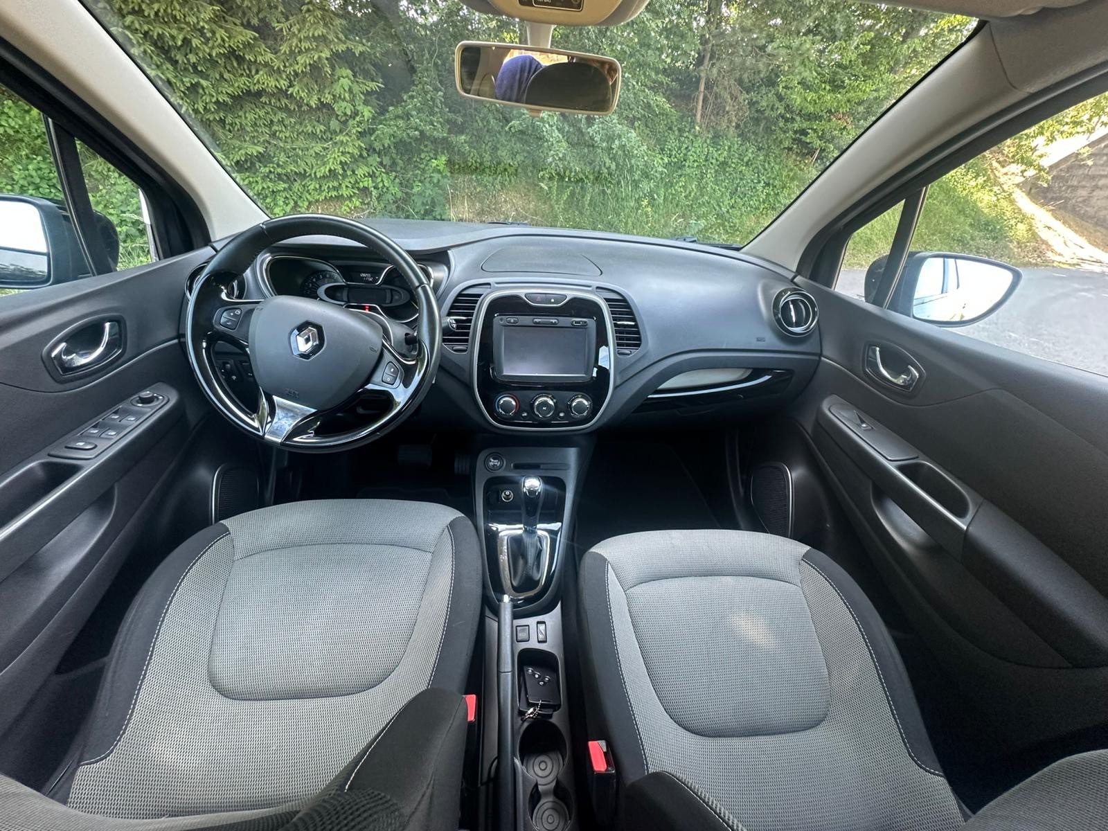 RENAULT Captur 1.2 T Helly Hansen EDC-image-10