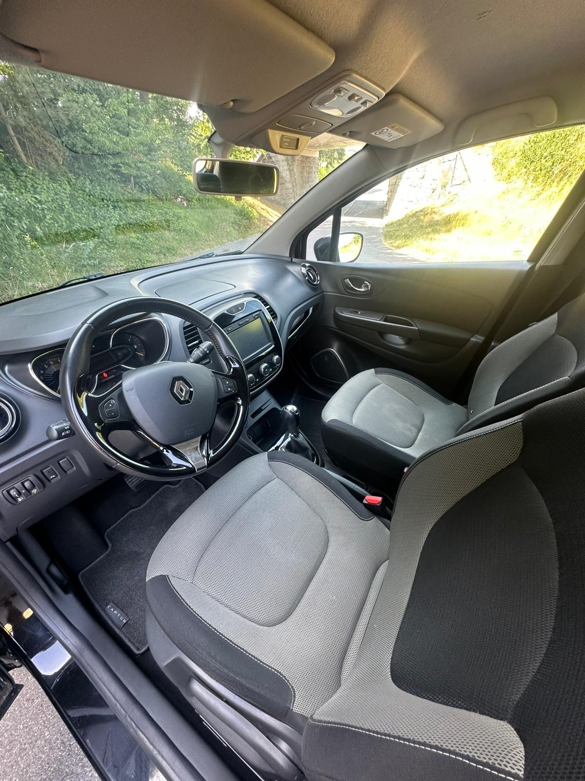 RENAULT Captur 1.2 T Helly Hansen EDC-image-11