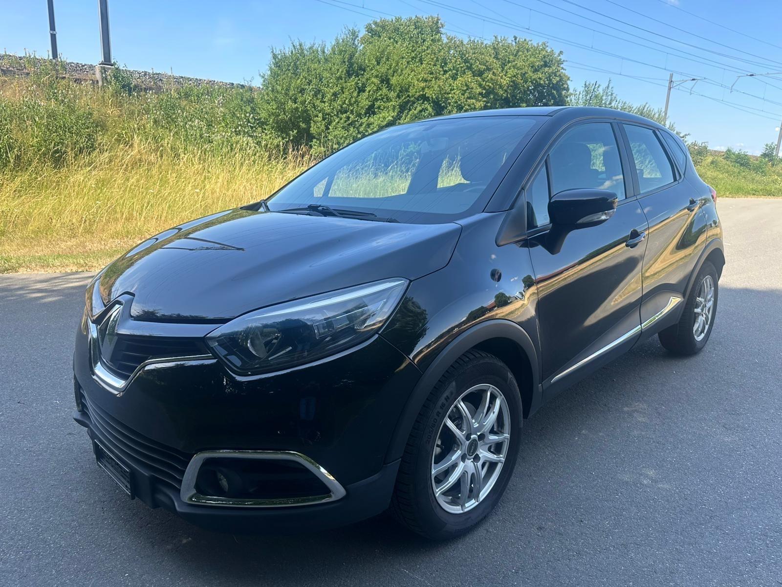 RENAULT Captur 1.2 T Helly Hansen EDC-image-1