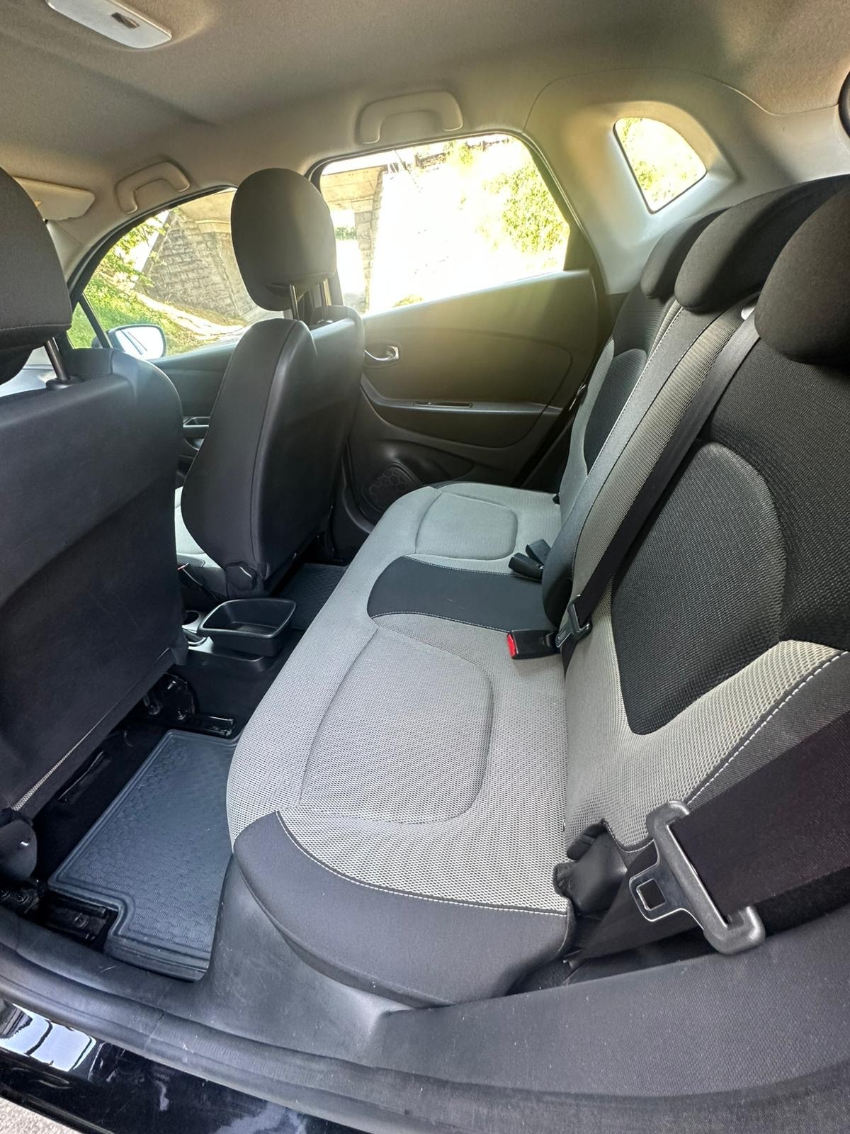 RENAULT Captur 1.2 T Helly Hansen EDC-image-12