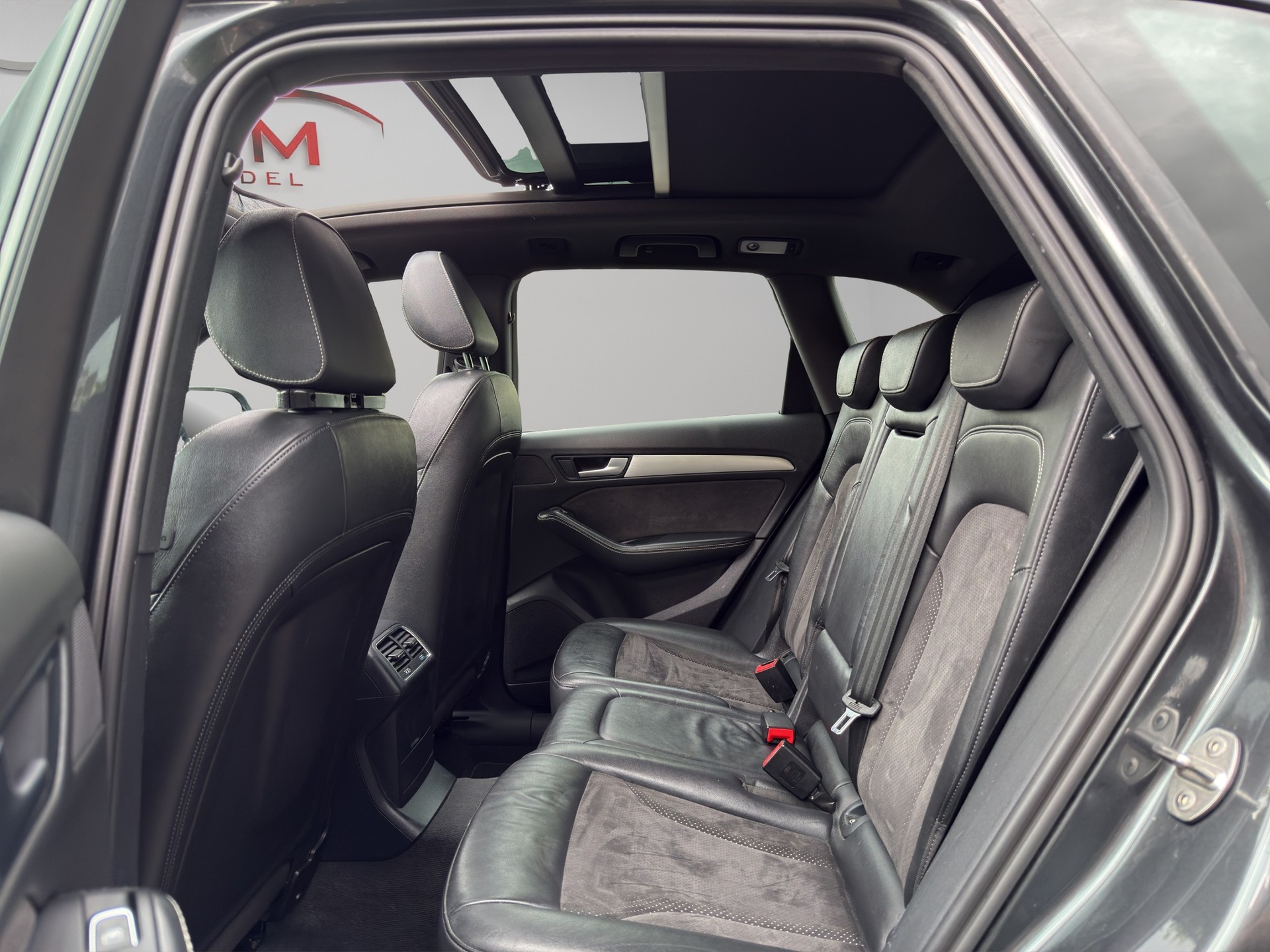 AUDI Q5 3.0 TFSI quattro tiptronic-image-17