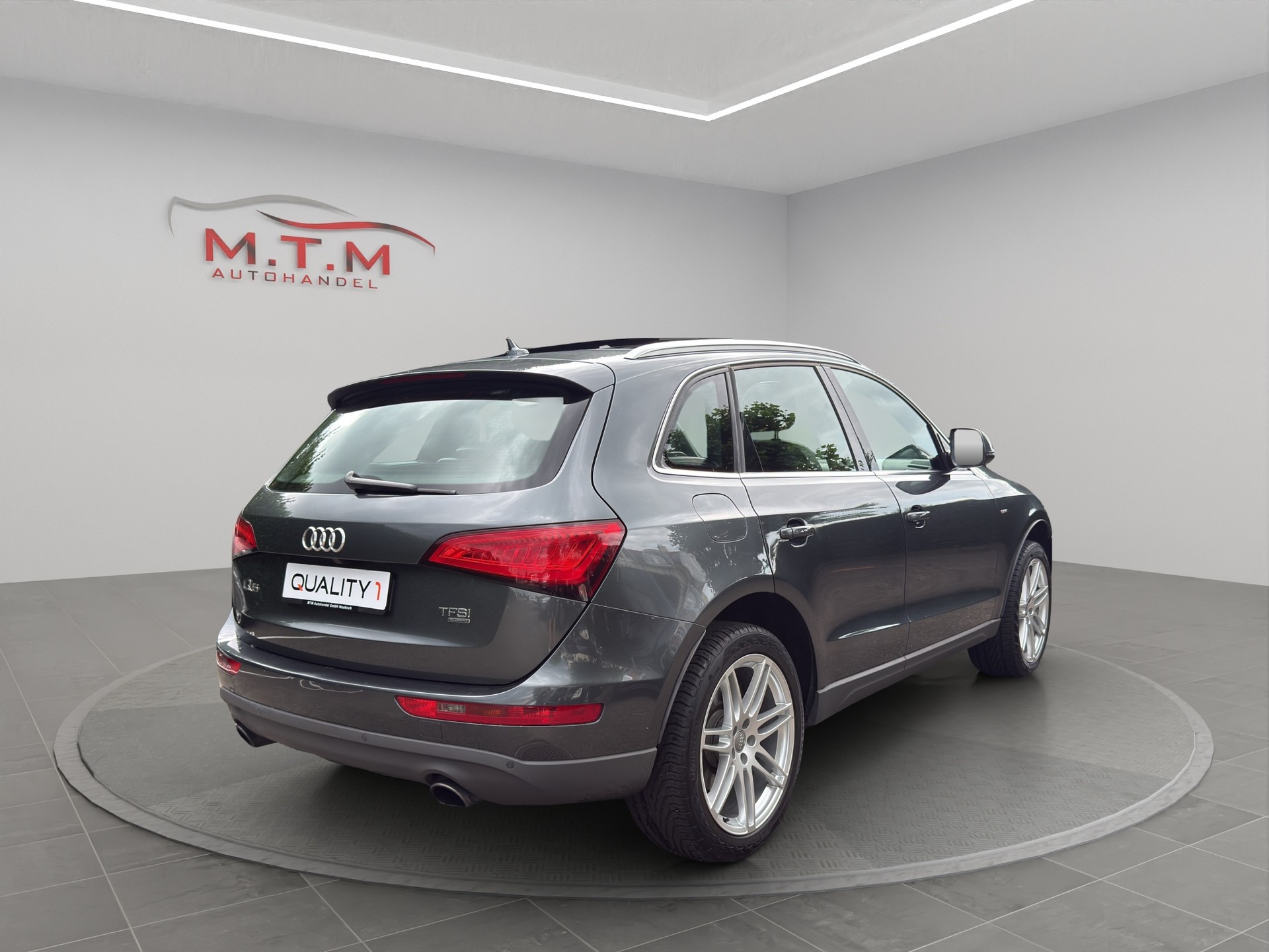 AUDI Q5 3.0 TFSI quattro tiptronic-image-11