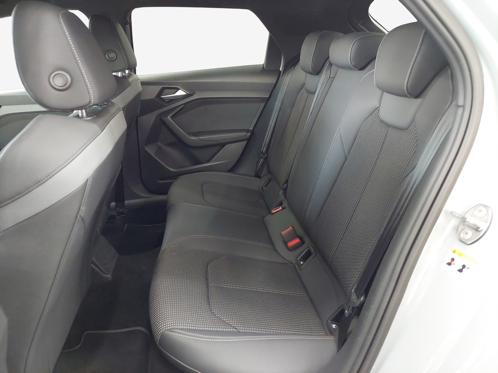 AUDI A1 allstreet 30 TFSI Attraction S-tronic-image-11