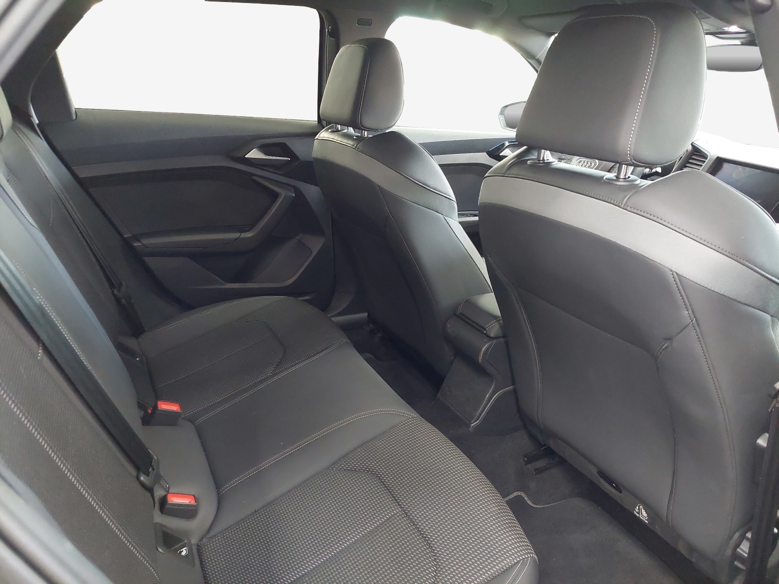 AUDI A1 allstreet 30 TFSI Attraction S-tronic-image-13