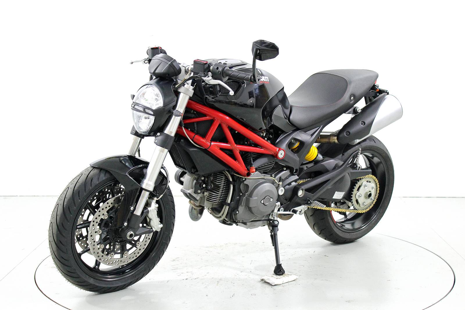 DUCATI Monster 796 ABS-showroom-element-2