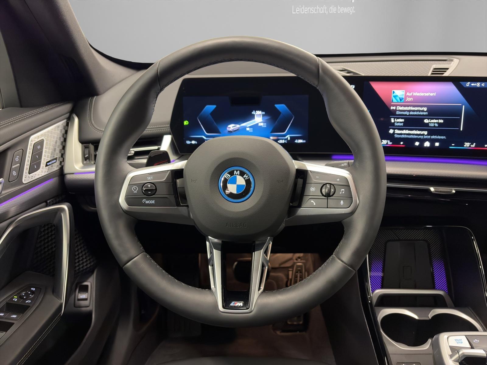 BMW iX1 30 xDrive M-SportPaket-image-13