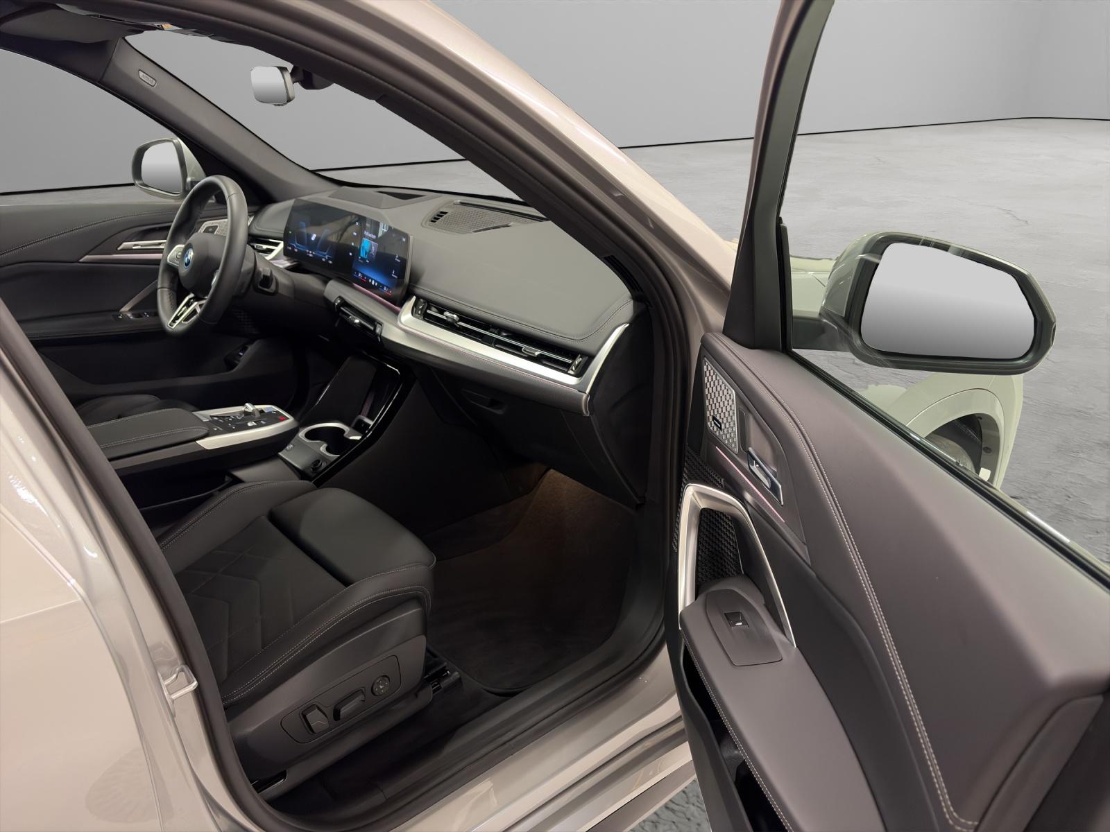 BMW iX1 30 xDrive M-SportPaket-image-19