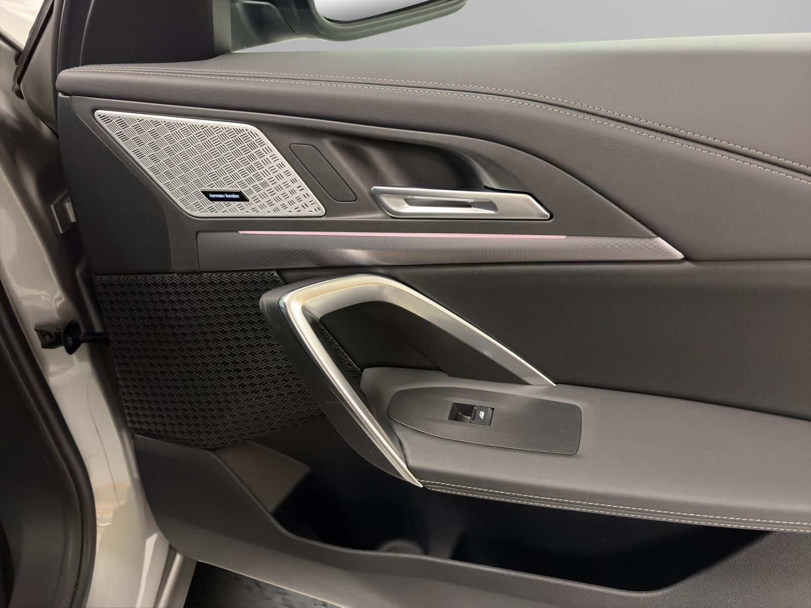 BMW iX1 30 xDrive M-SportPaket-image-17