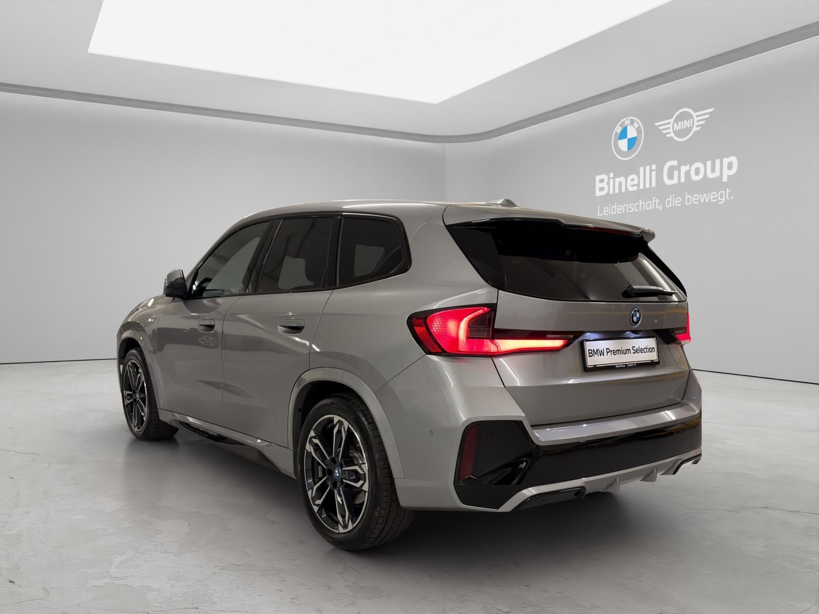 BMW iX1 30 xDrive M-SportPaket-image-3