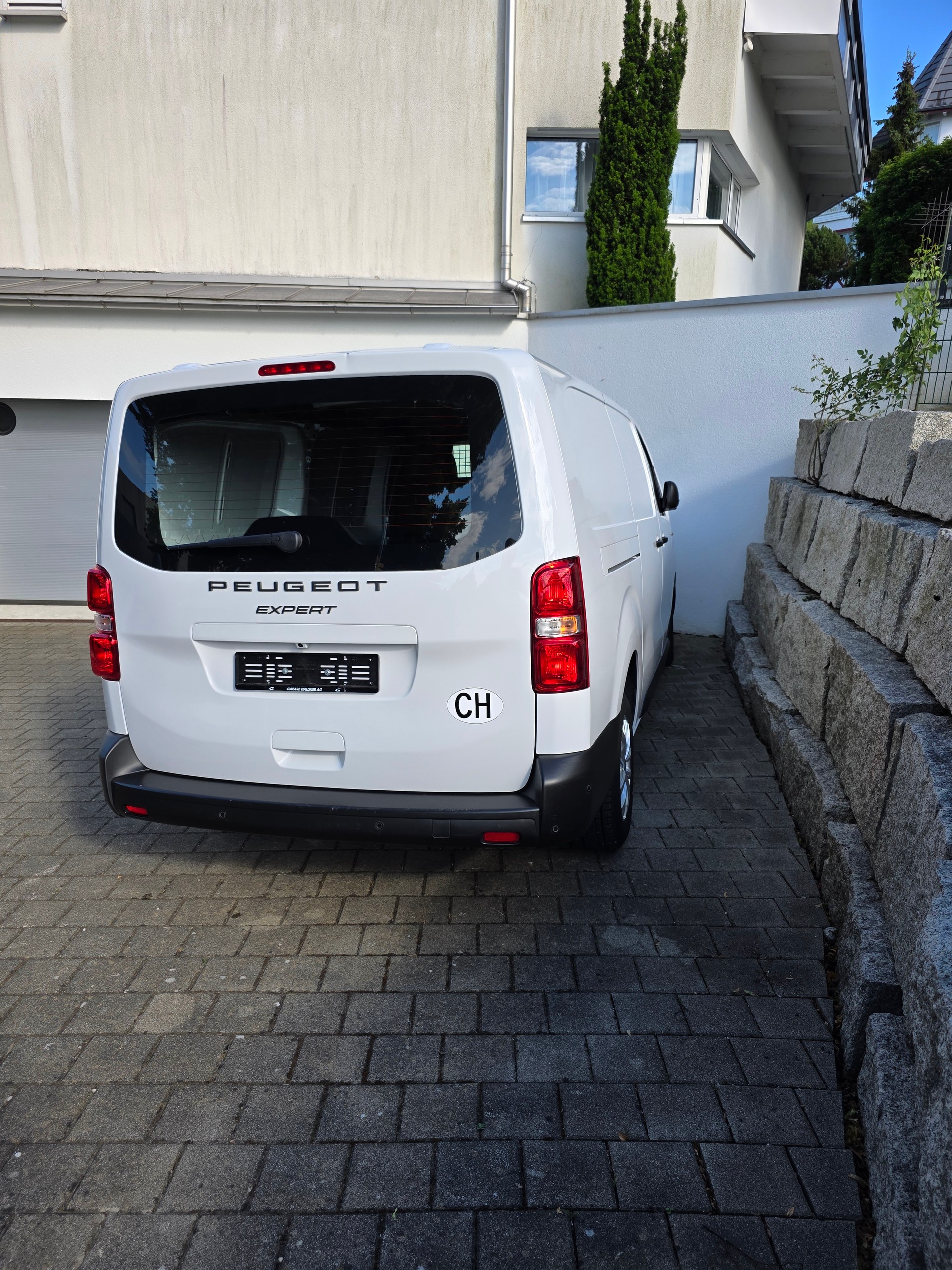 PEUGEOT 2.0 BlueHDi 145 S/S-image-1