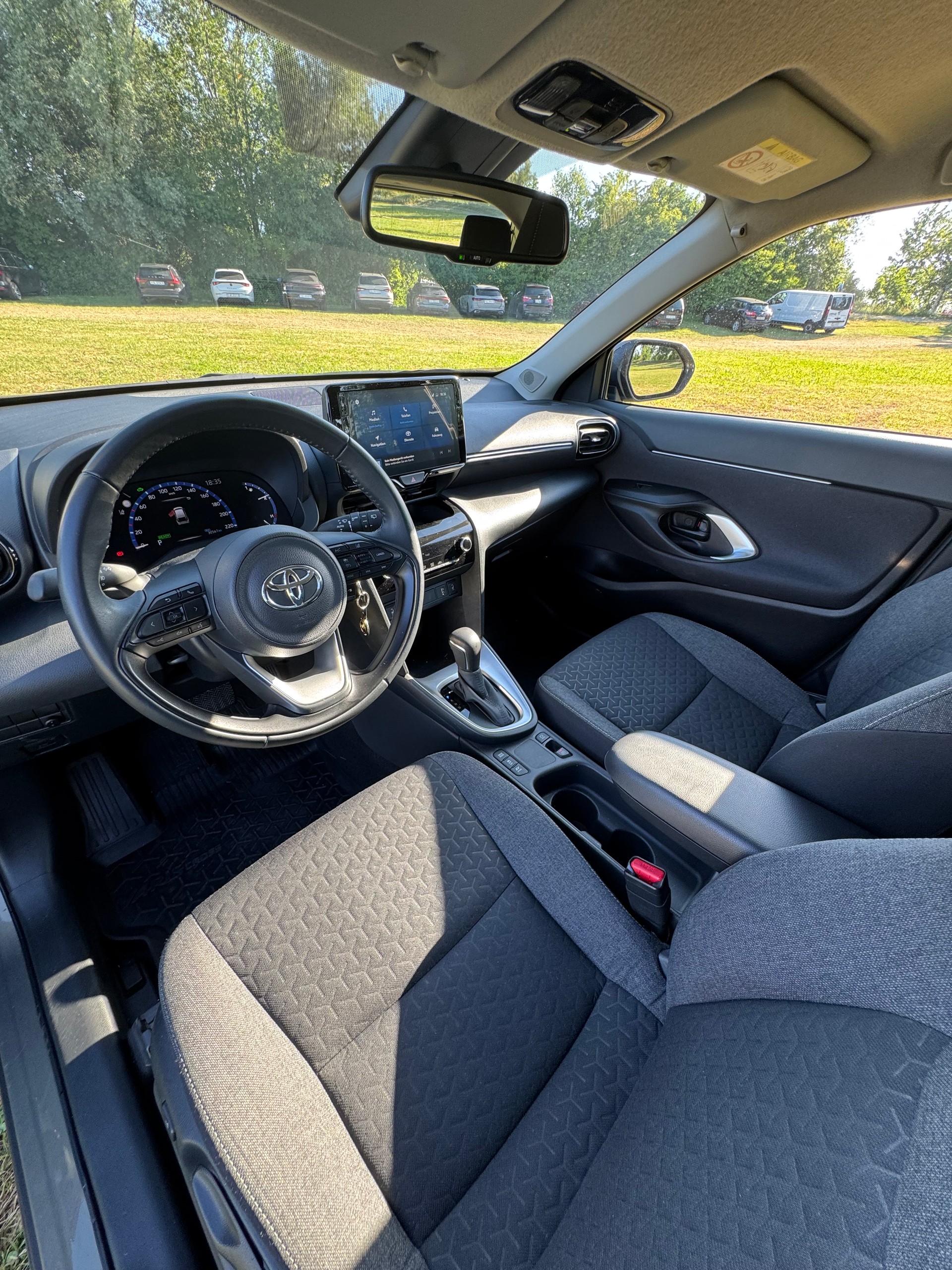 TOYOTA 1.5 VVT-i HSD Trend-image-1