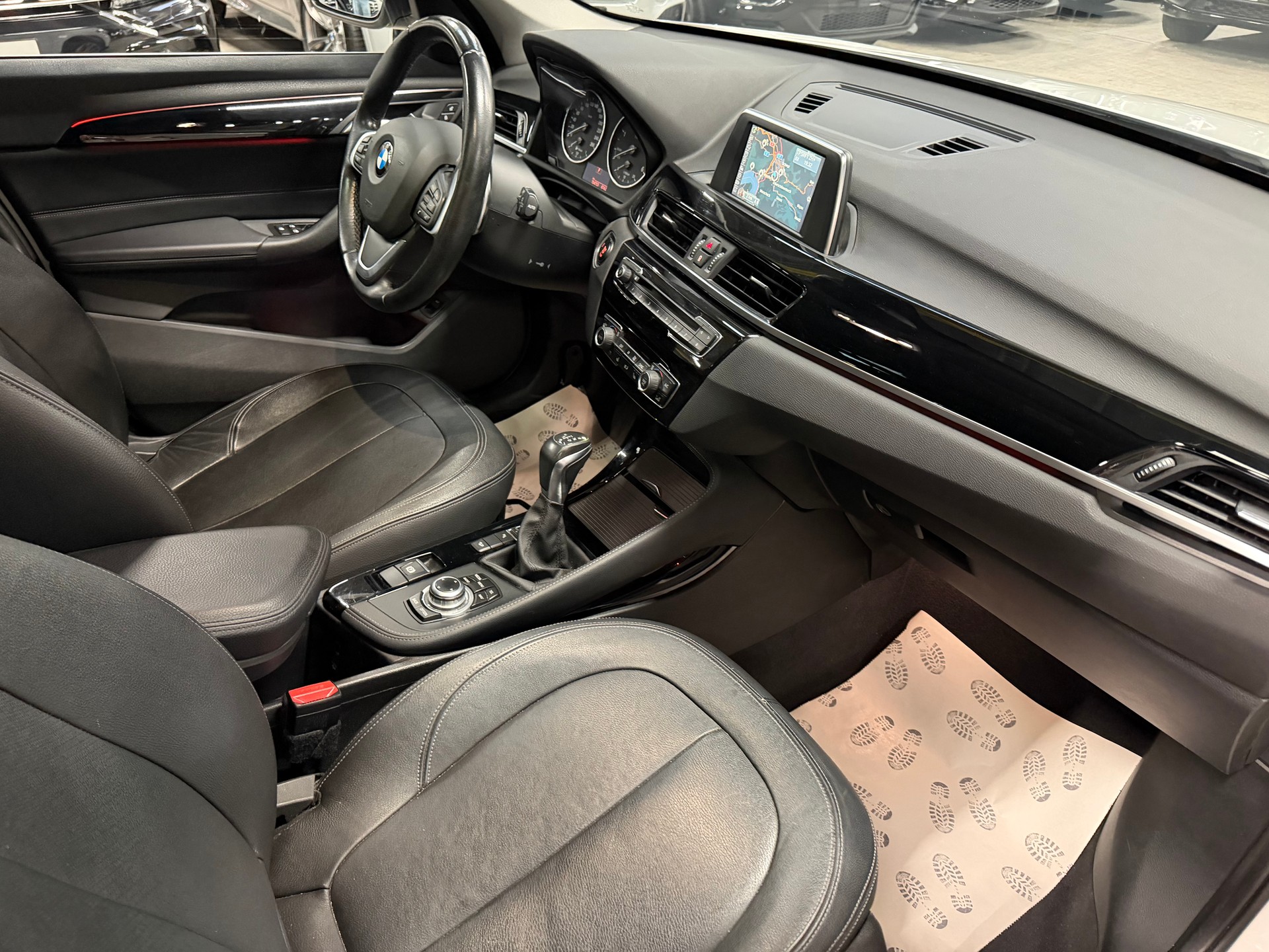 BMW X1 xDrive 20d xLine Steptronic-image-16
