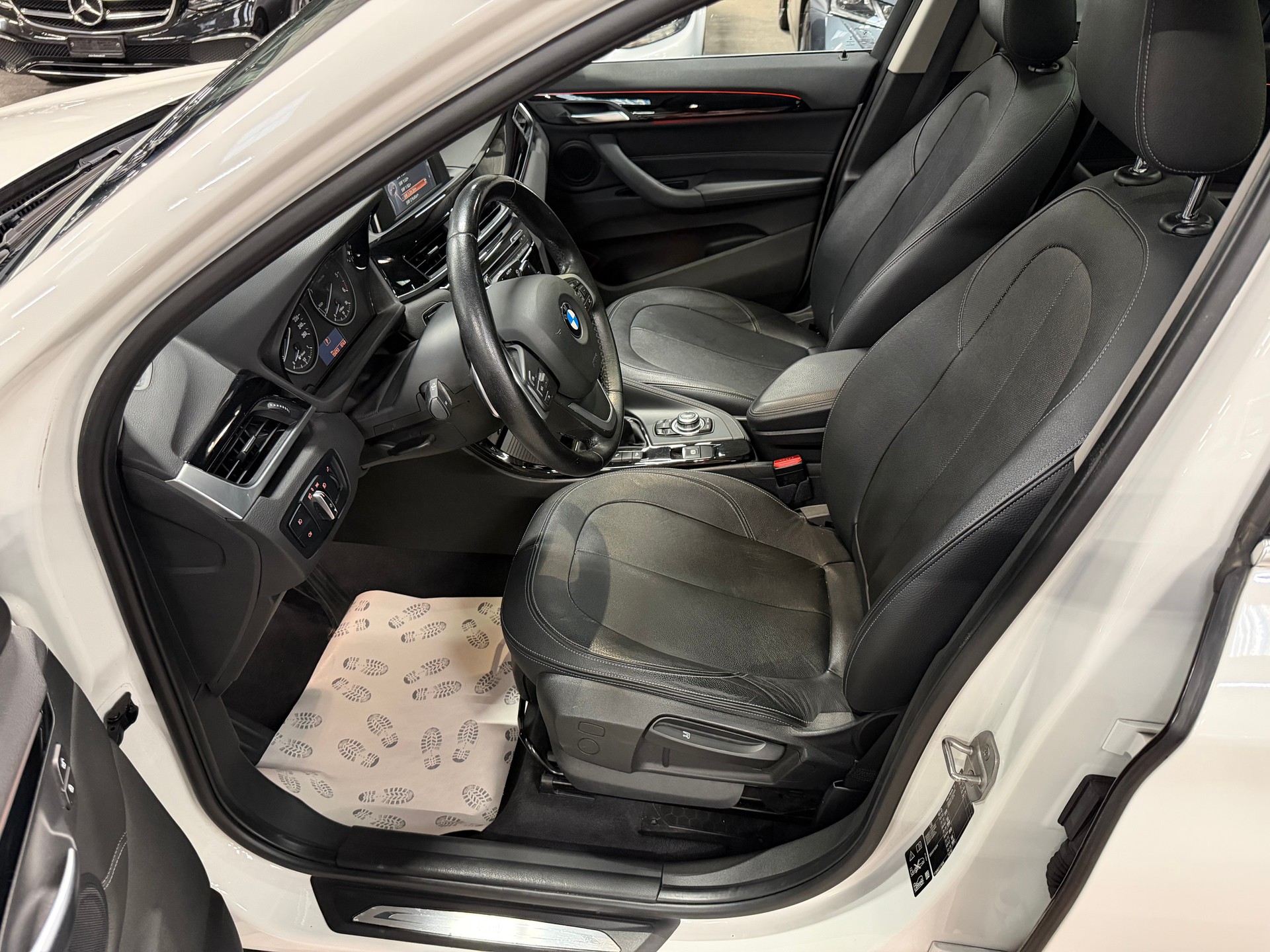 BMW X1 xDrive 20d xLine Steptronic-image-10