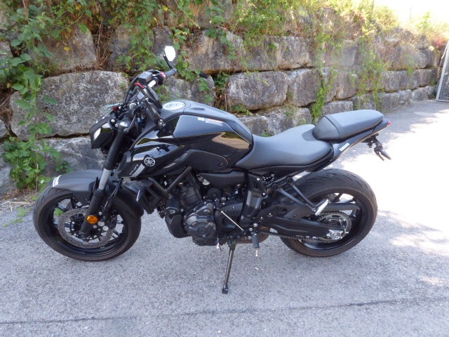 YAMAHA Pure-showroom-element-2