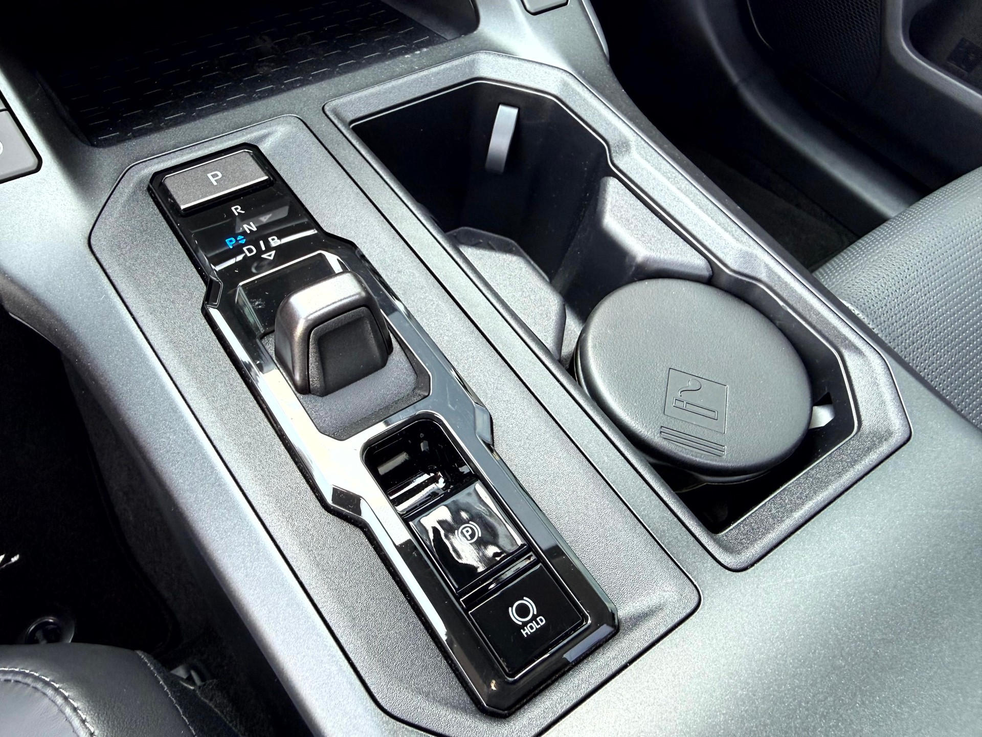 TOYOTA RAV-4 2.5 HSD Premium e-CVT AWD-image-26