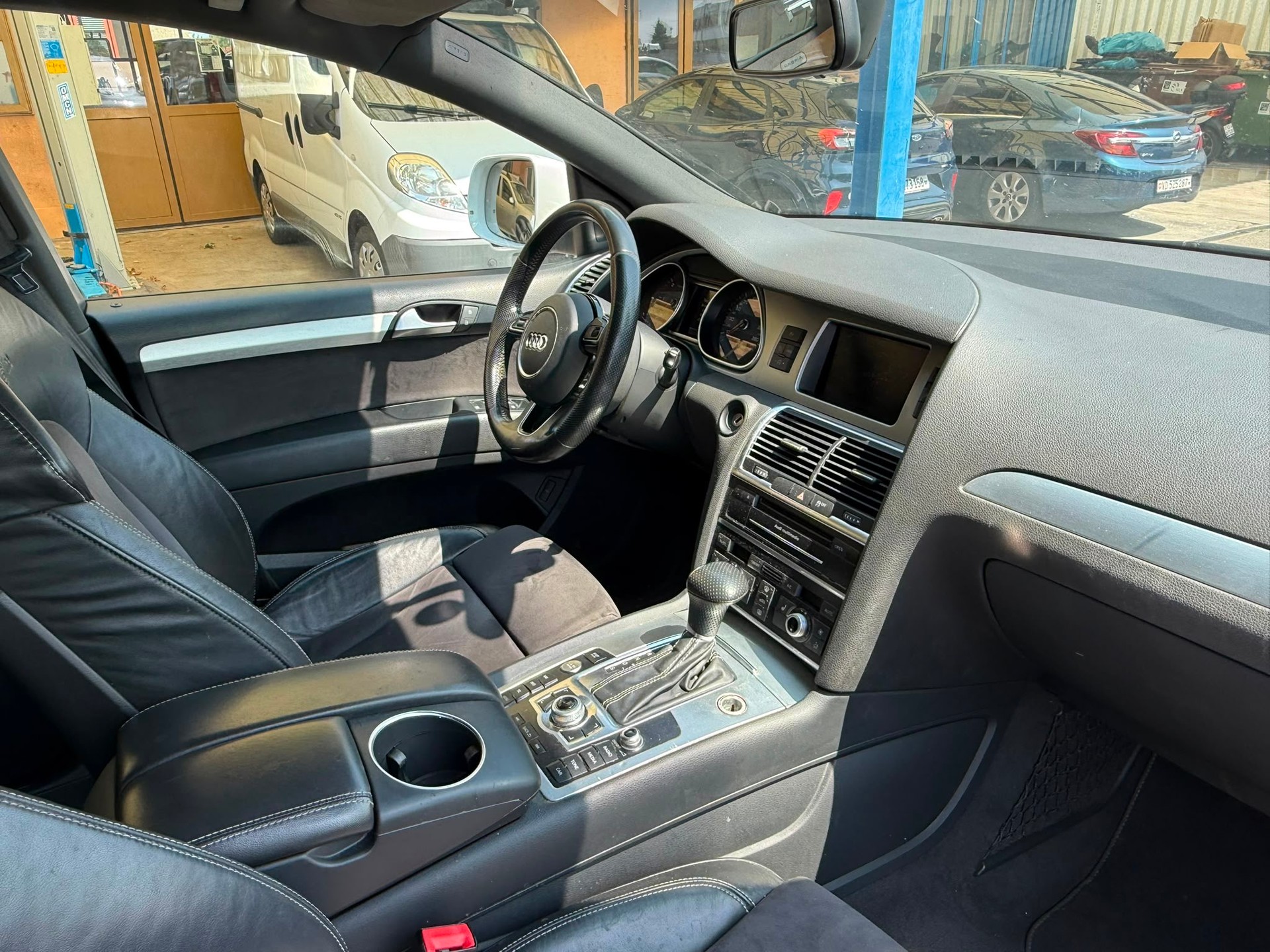 AUDI Q7 3.0 TDI quattro tiptronic-image-8