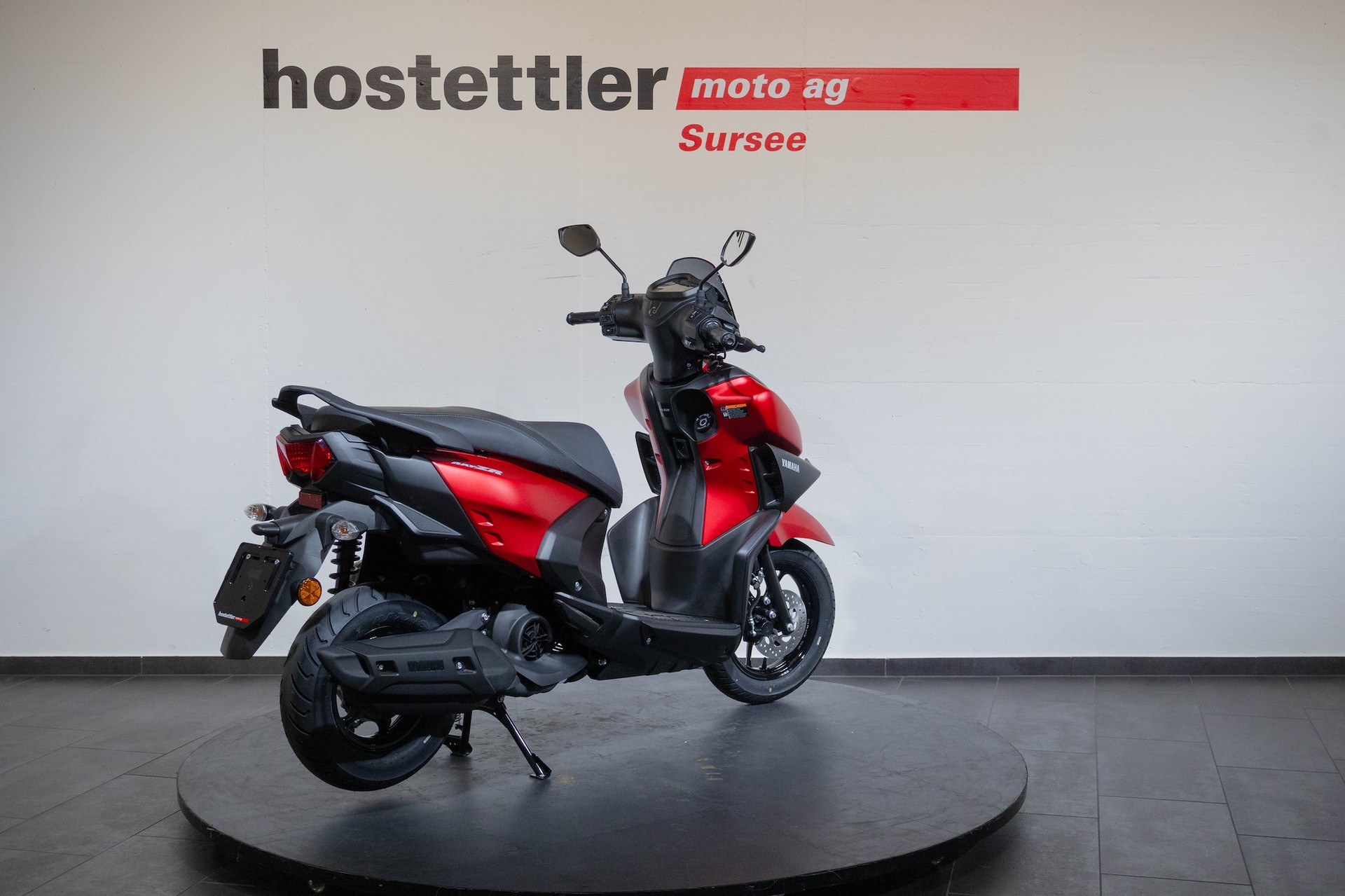 YAMAHA RayZR-showroom-element-2