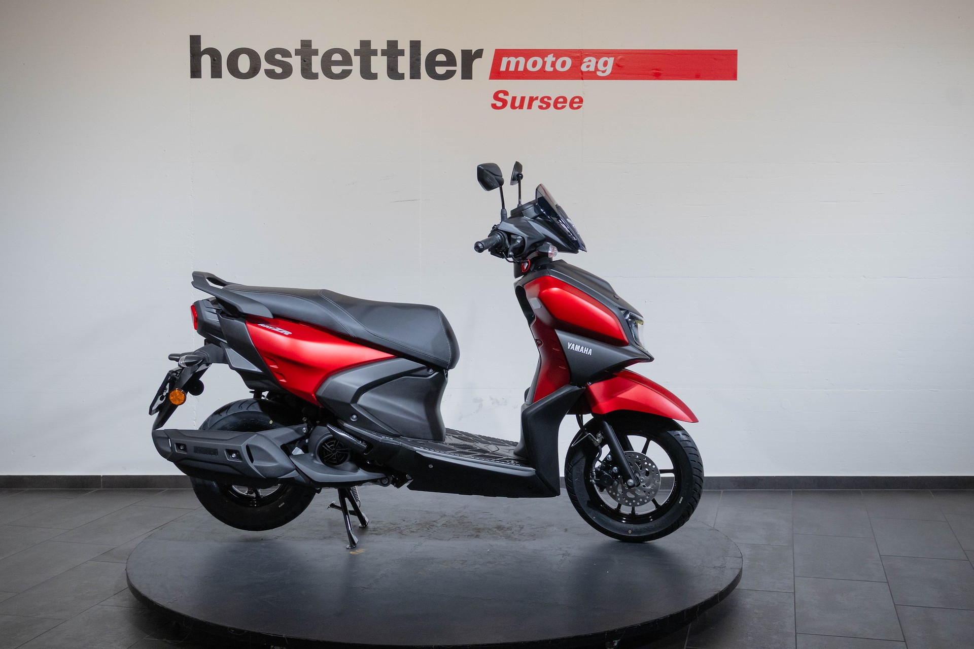 YAMAHA RayZR-showroom-element-1