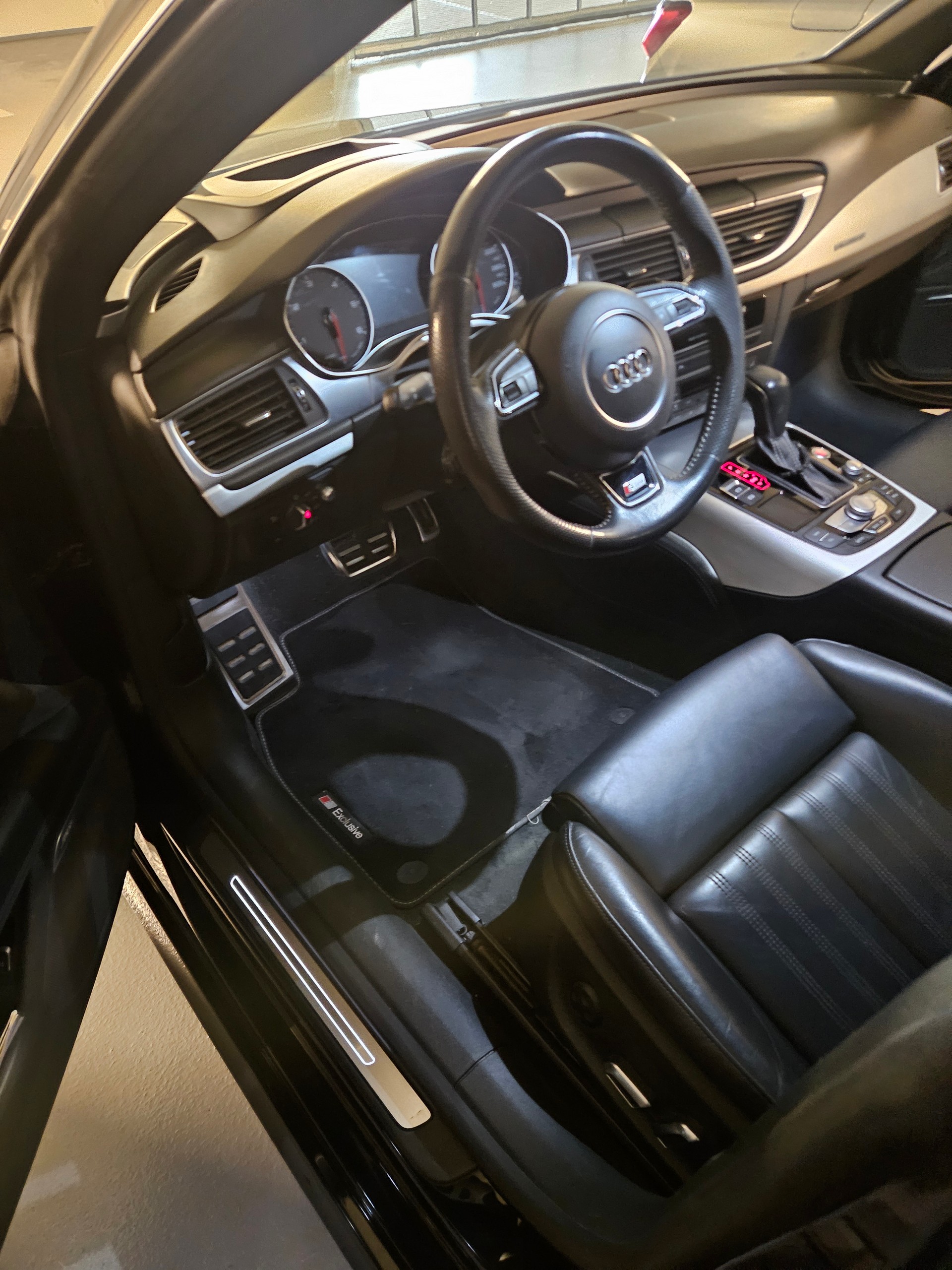 AUDI 3.0 V6 TDI 320 quattro-image-3