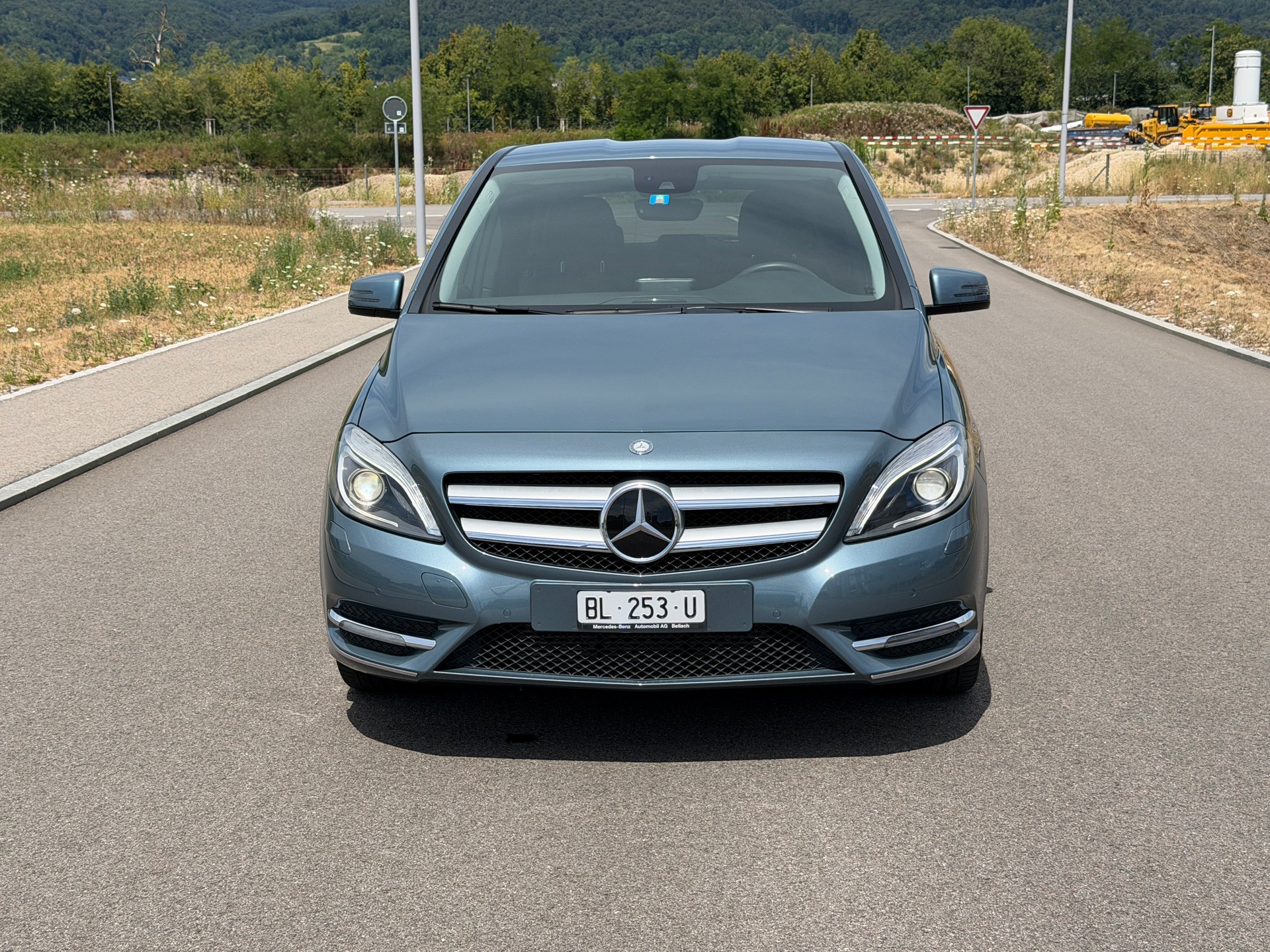 MERCEDES-BENZ B 200 7G-DCT-showroom-element-3