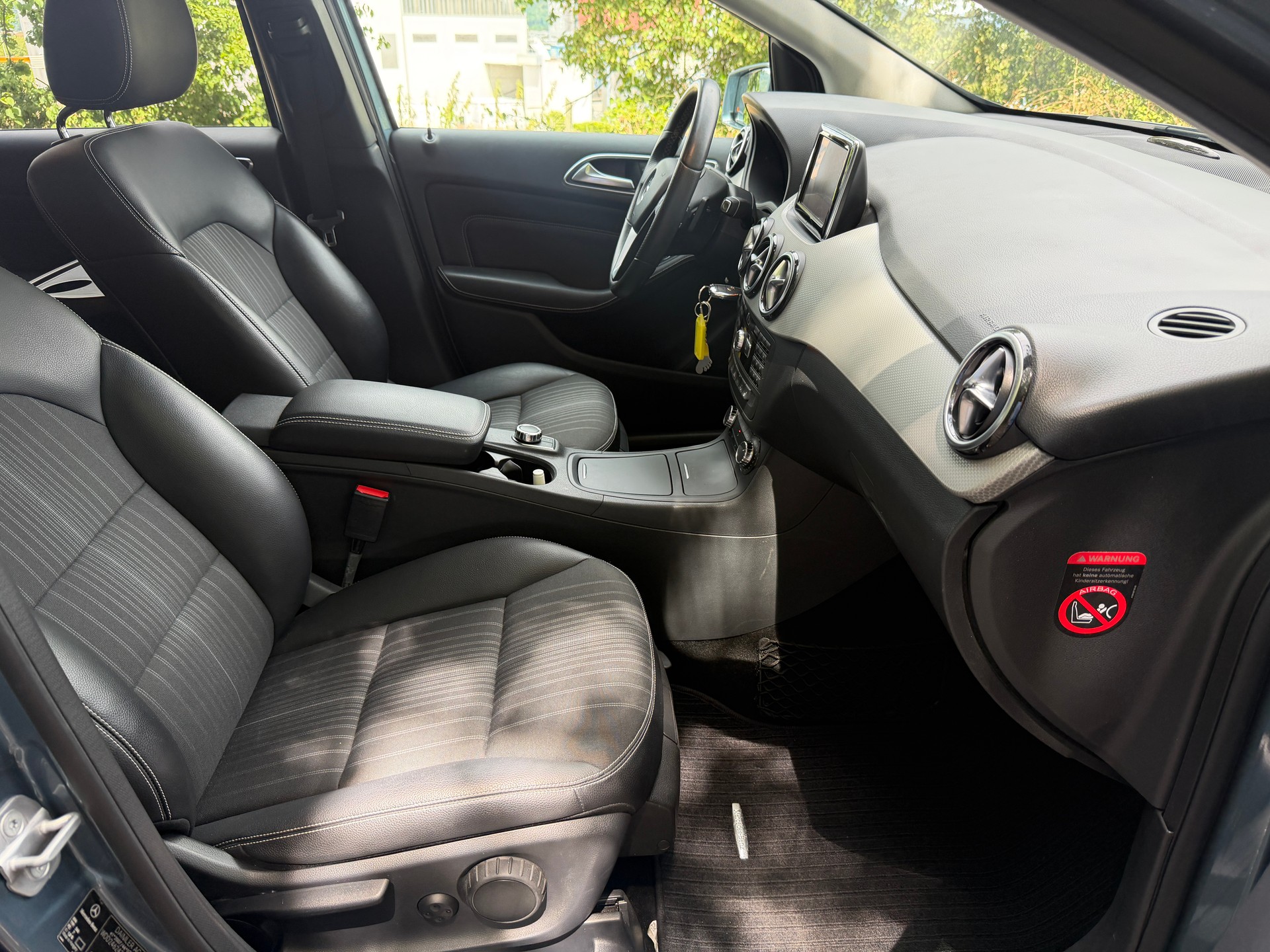 MERCEDES-BENZ B 200 7G-DCT-image-14