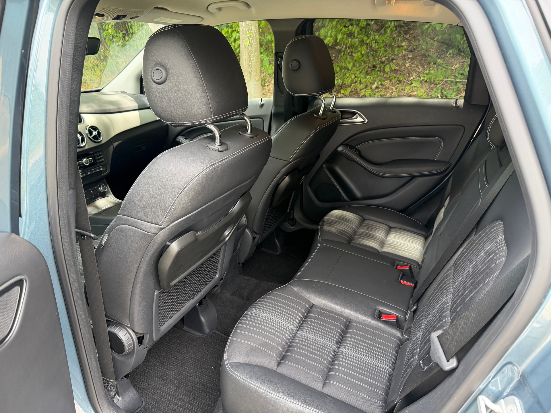 MERCEDES-BENZ B 200 7G-DCT-image-10