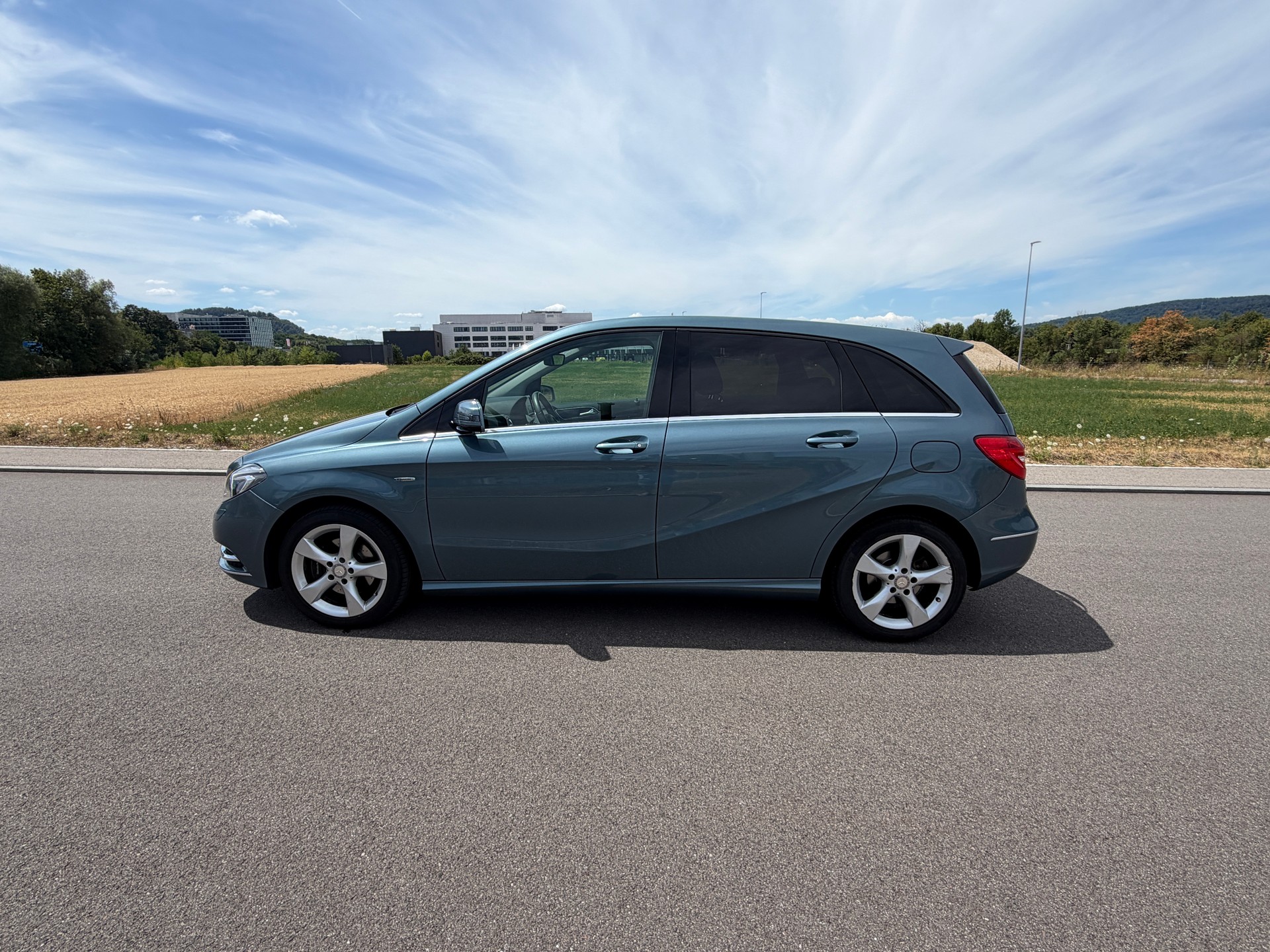 MERCEDES-BENZ B 200 7G-DCT-image-5