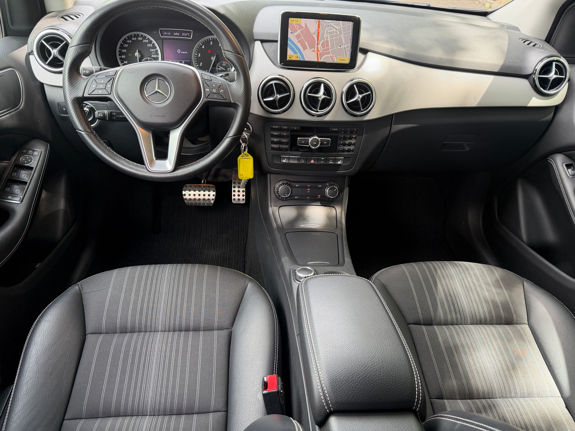 MERCEDES-BENZ B 200 7G-DCT-image-17