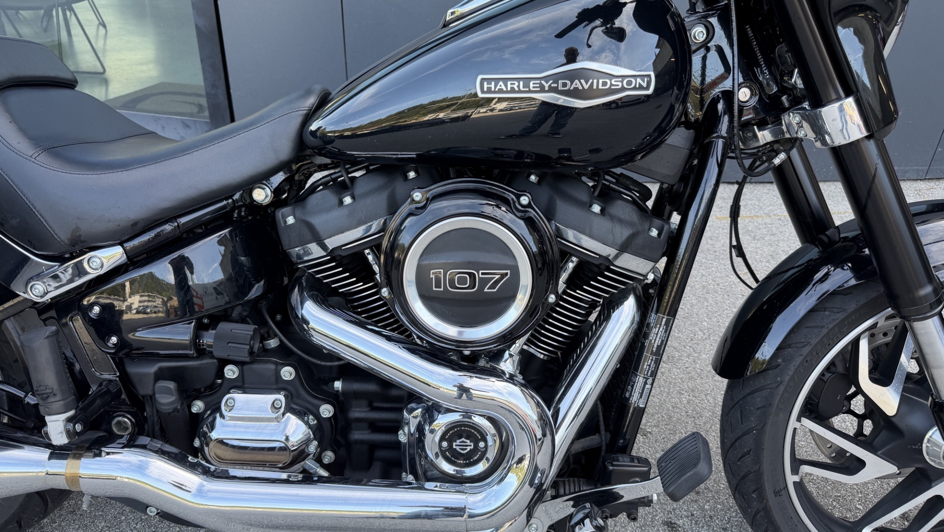 HARLEY-DAVIDSON FLSB 1745 Softail Sport Glide 107-showroom-element-1